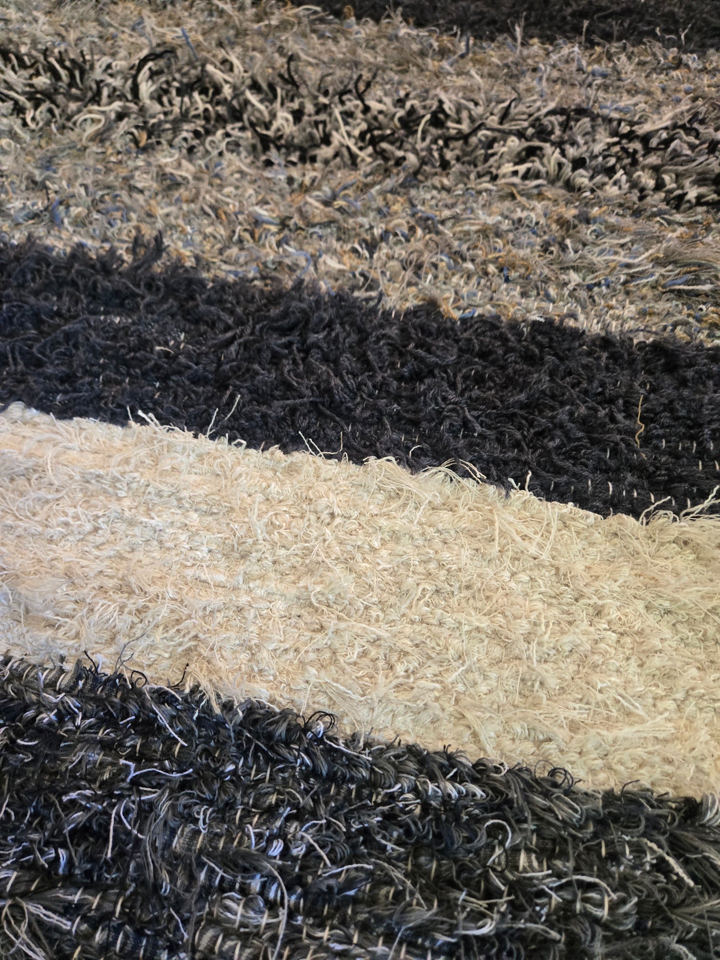 Amish Made Hand-Loomed Rug (44"x26")