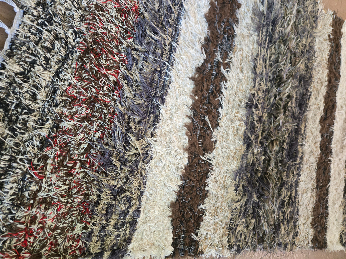 Amish Made Hand-Loomed Rug (44"x26")