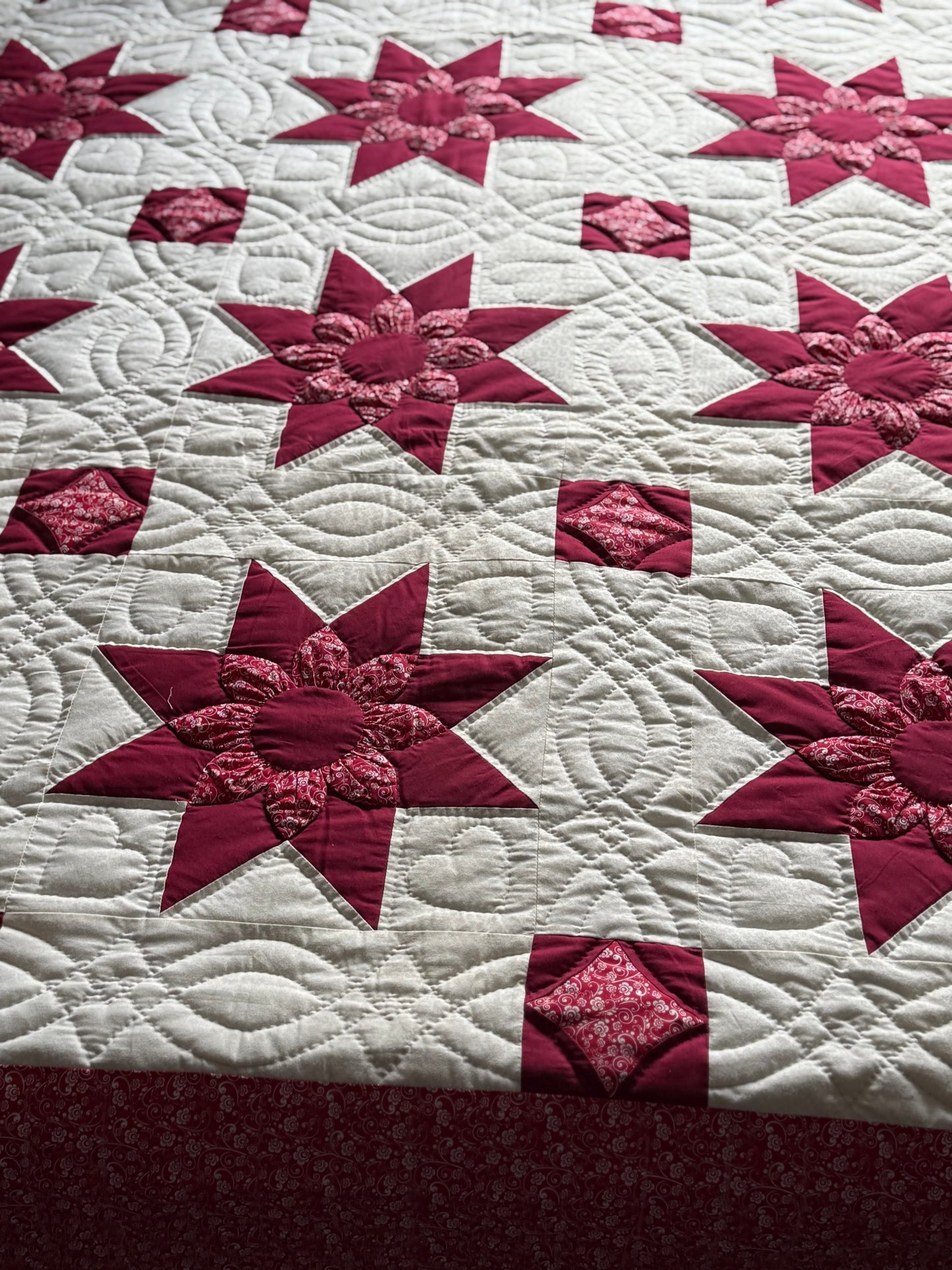 Hand quilted Amish quilt for a twin bed - Simple Life Amish Store