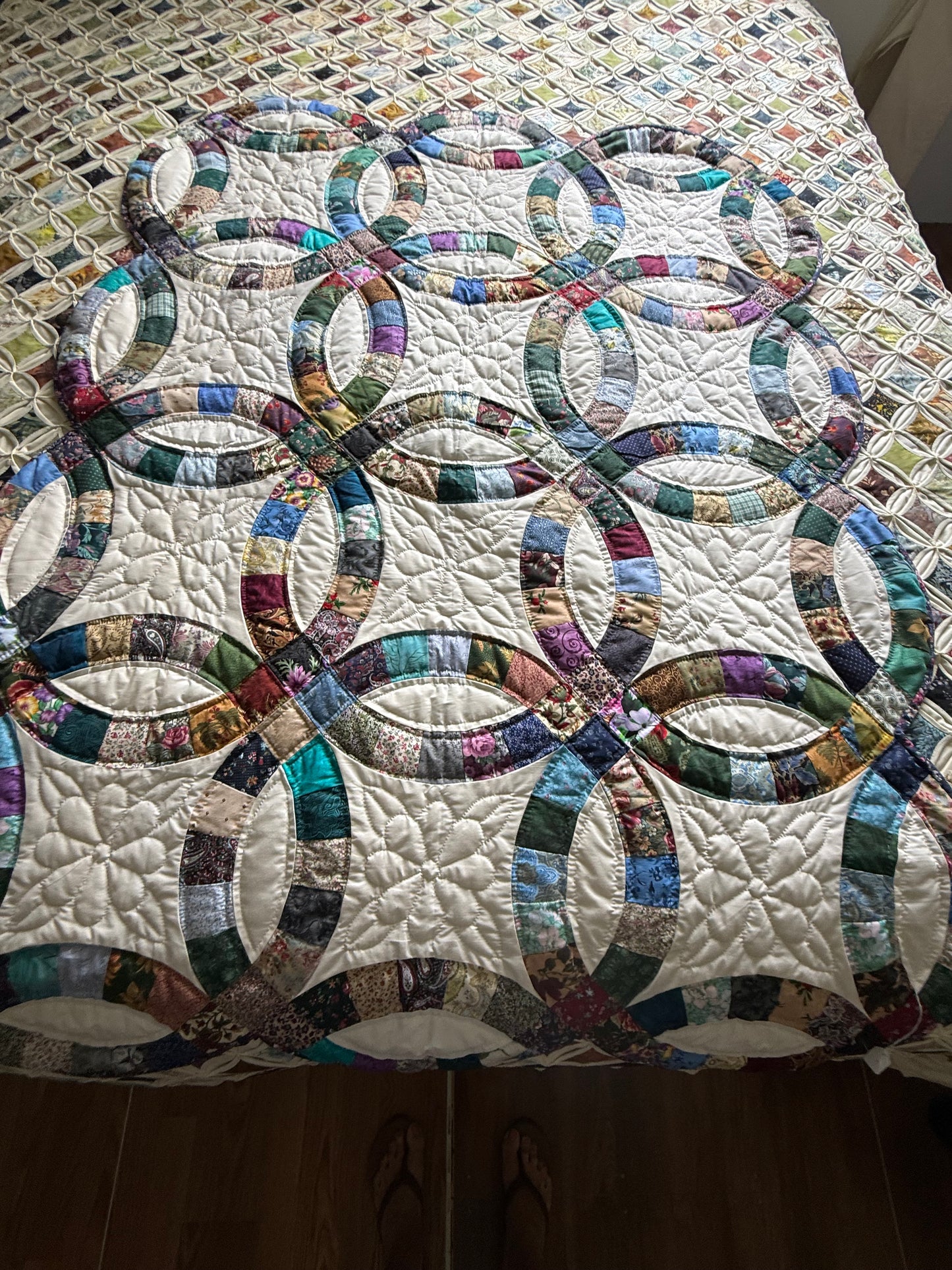 Wedding ring lap quilt