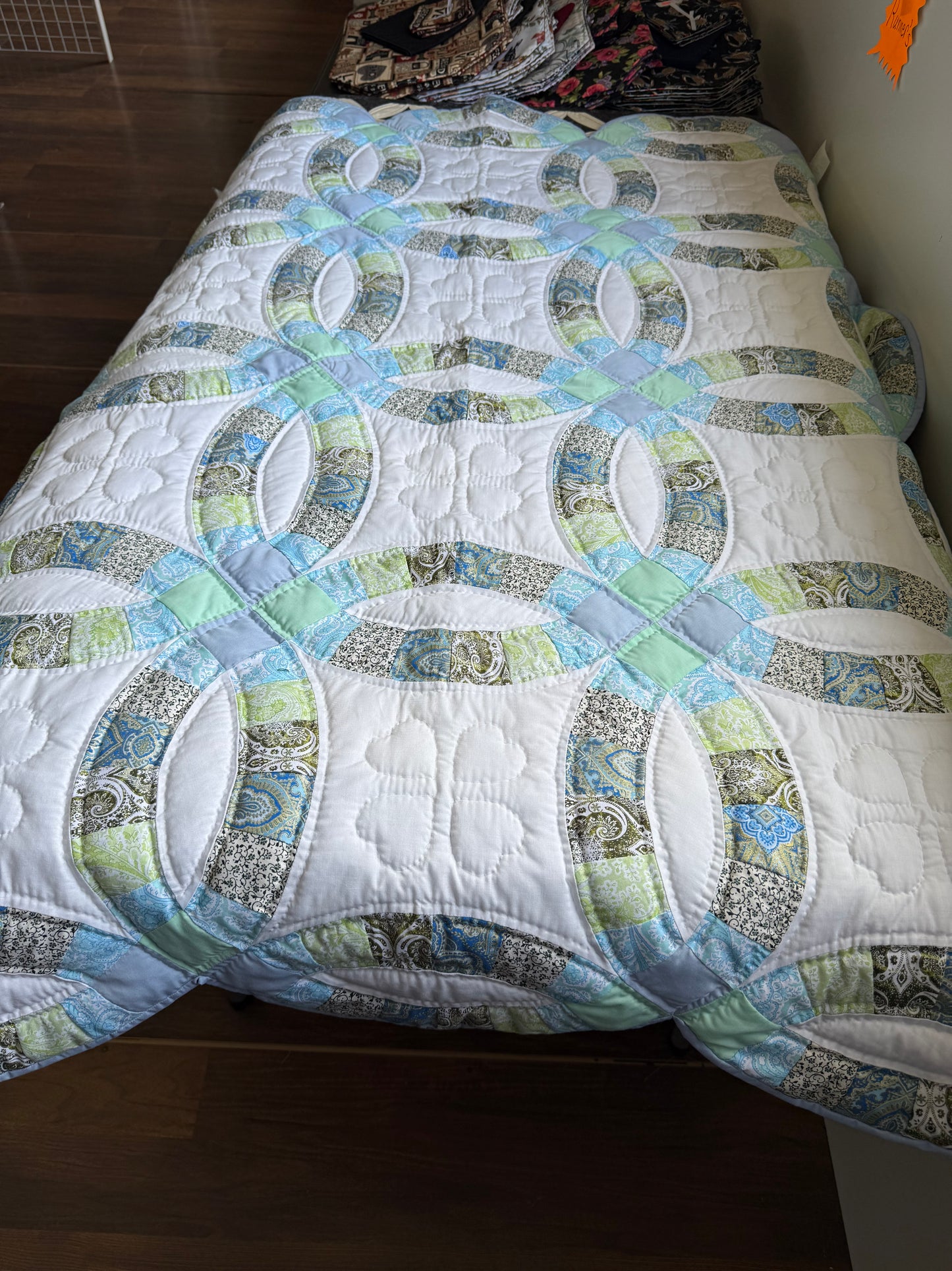 Amish hand quilted lap quilt or baby quilt - Simple Life Amish Store