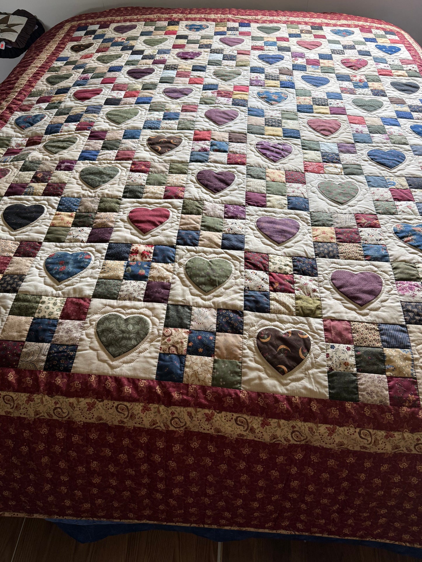Amish Quilt (Nine-patch hearts)
