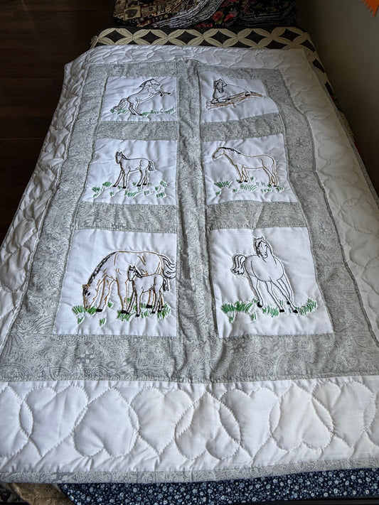 Amish hand quilted lap quilt or baby quilt - Simple Life Amish Store