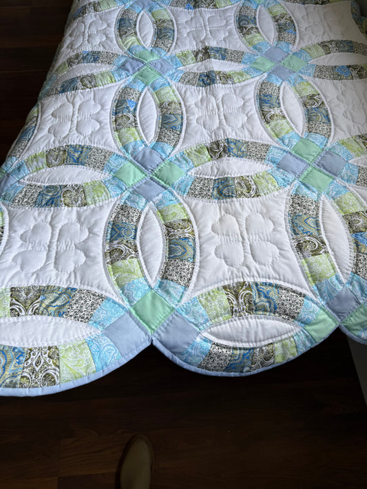Amish hand quilted  lap quilt or baby quilt - Simple Life Amish Store