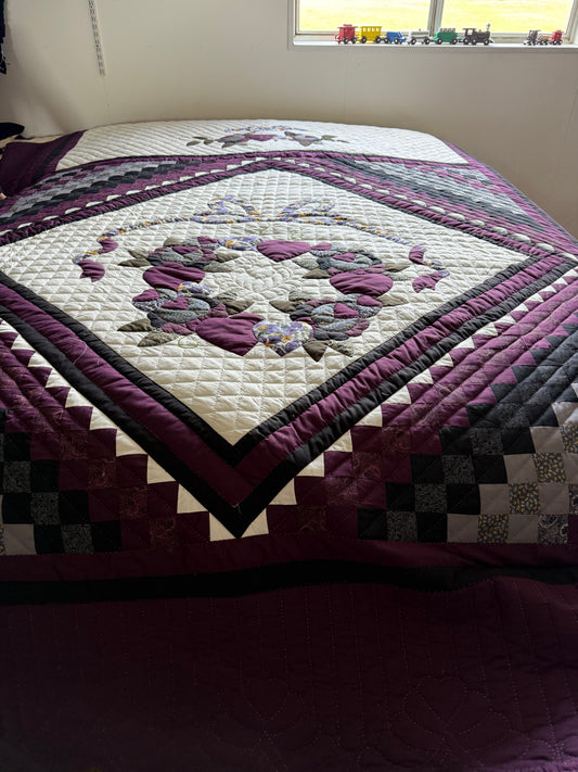 Amish Quilt (trip around the rose) - Simple Life Amish Store