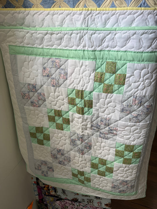 Amish hand quilted lap quilt or baby quilt