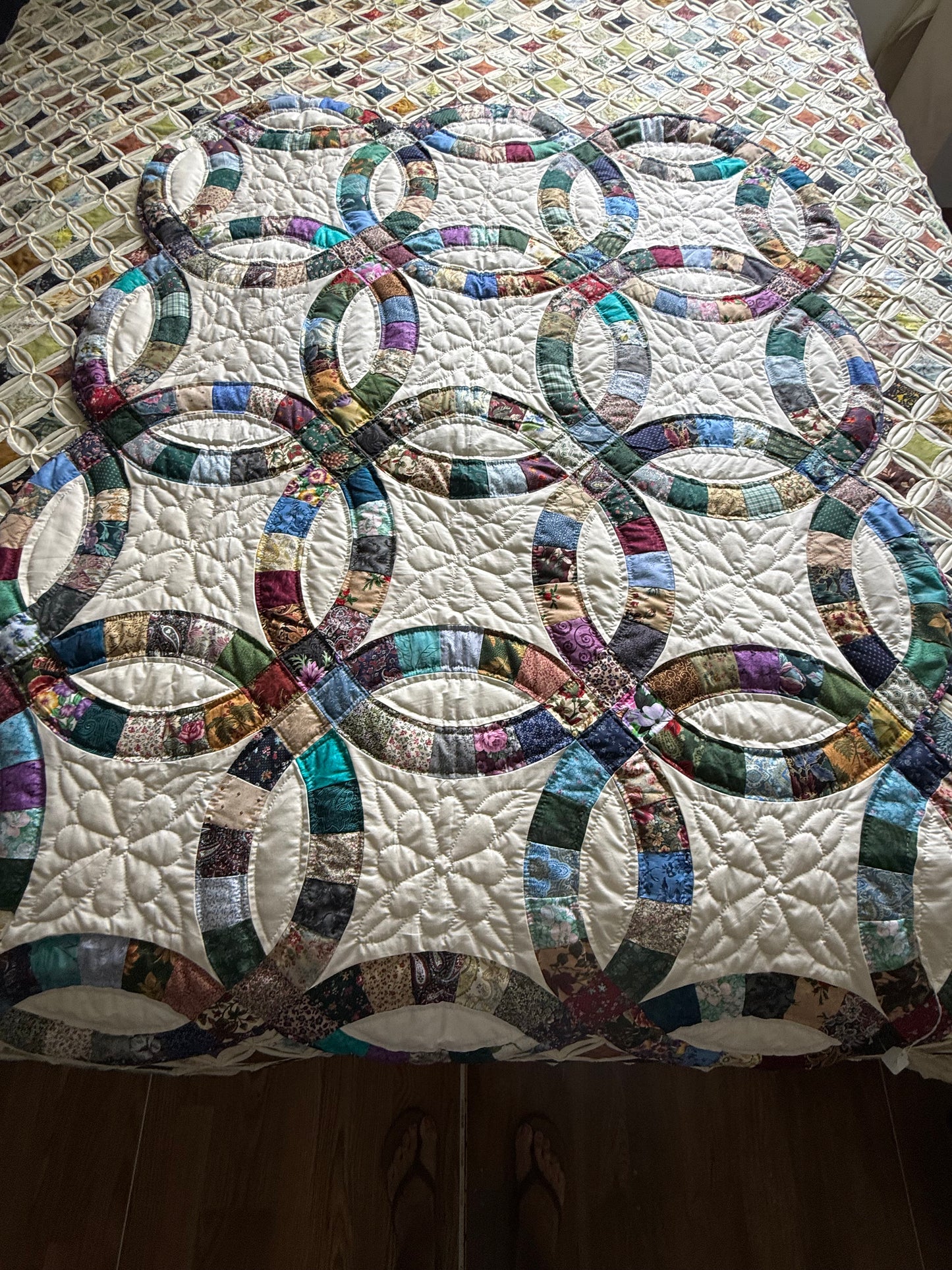 Wedding ring lap quilt