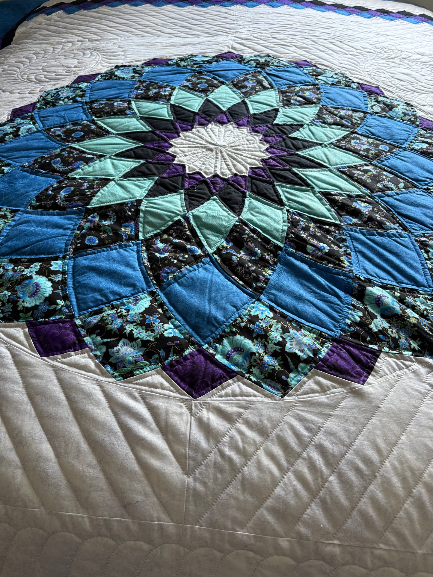 Amish Quilt (Giant Dahlia) - Simple Life Amish Store