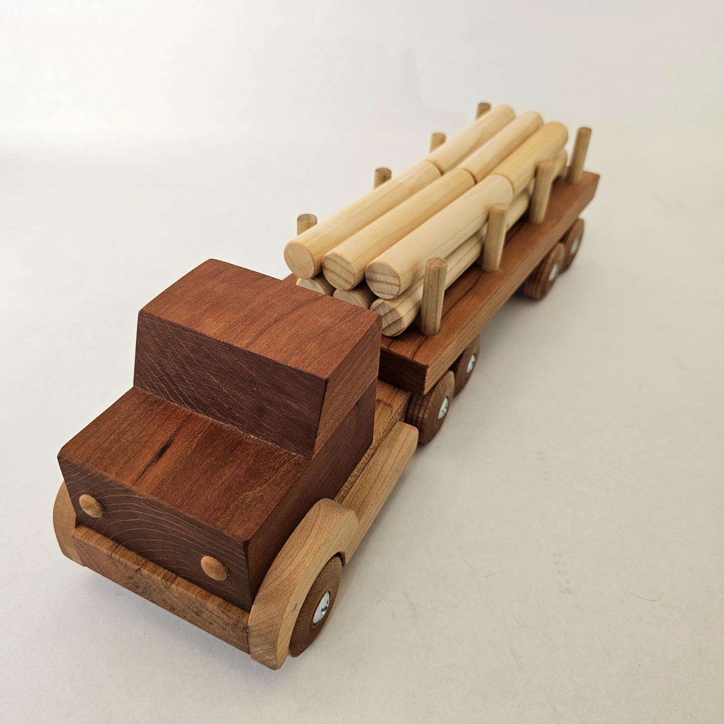 Wooden Toys: Large Semi Log Truck w/18 logs - Simple Life Amish Store