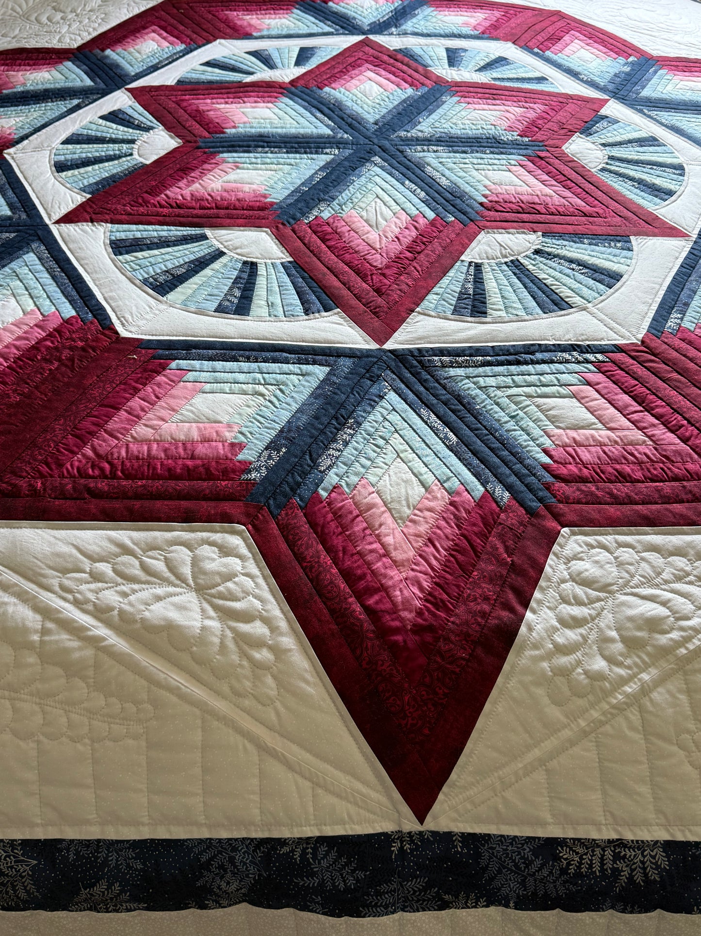 Amish Quilt (Chrysler Star) - Simple Life Amish Store