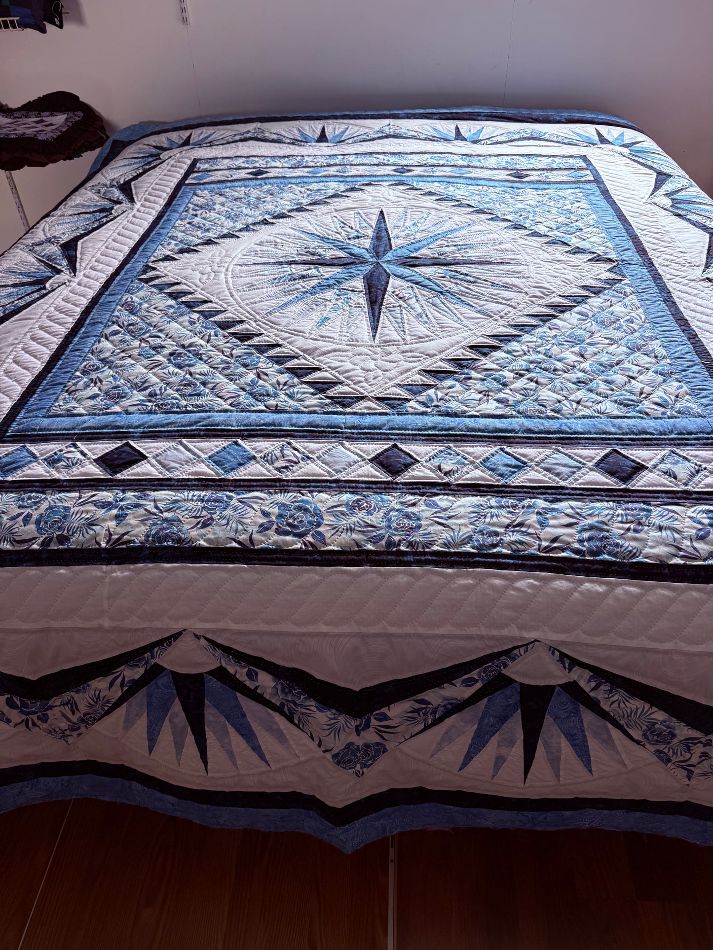 Amish Quilt (Mariner’s Compass) - Simple Life Amish Store