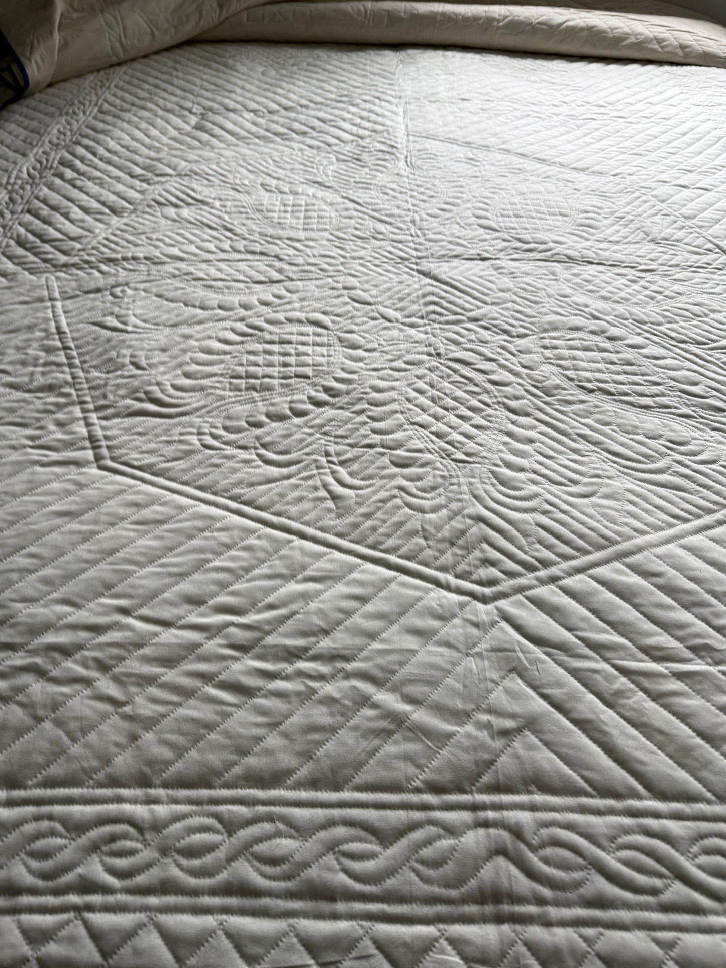 Amish Quilt (Feathered Pineapple) - Simple Life Amish Store