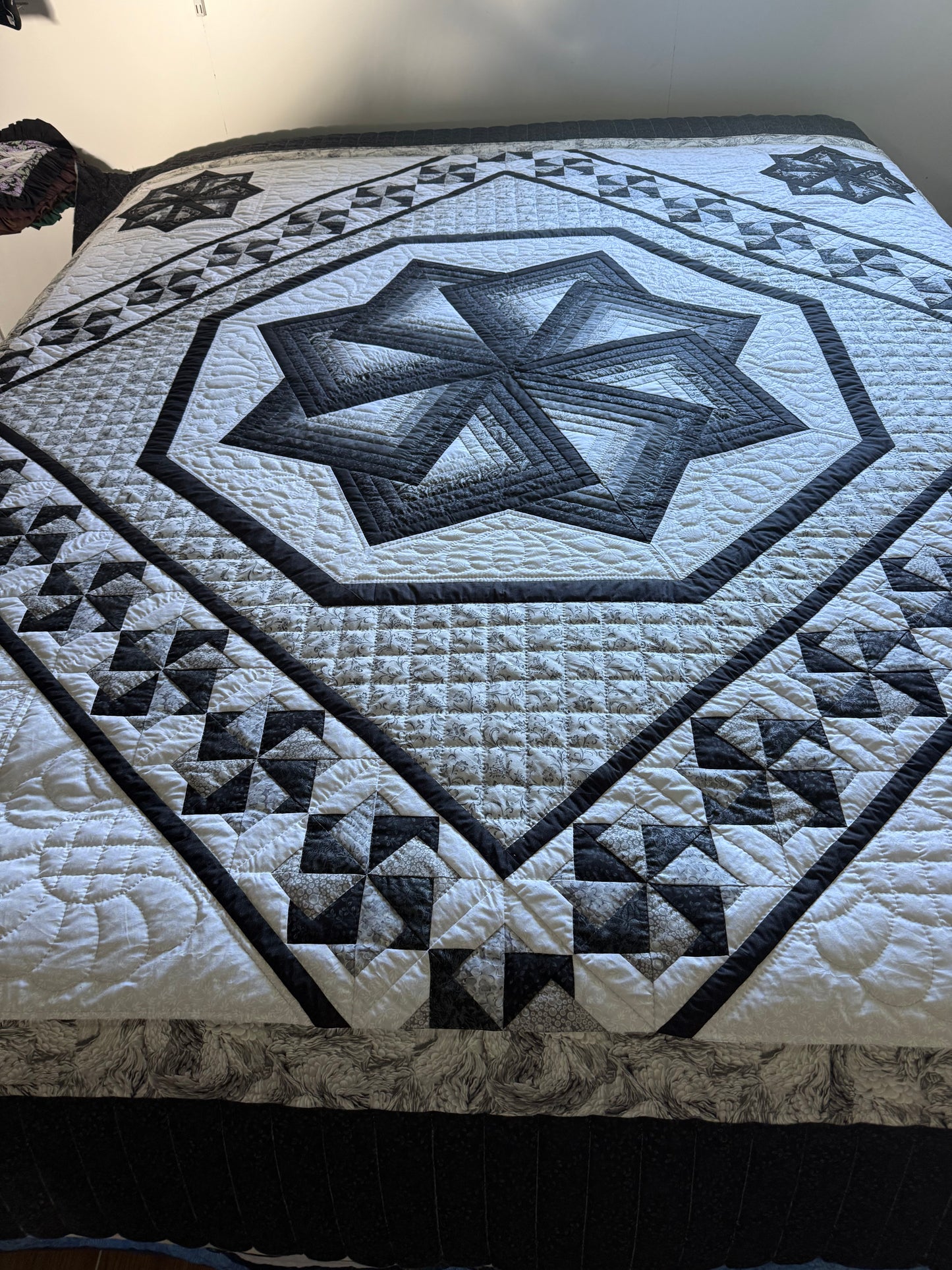 Amish Quilt (Spinning Star)