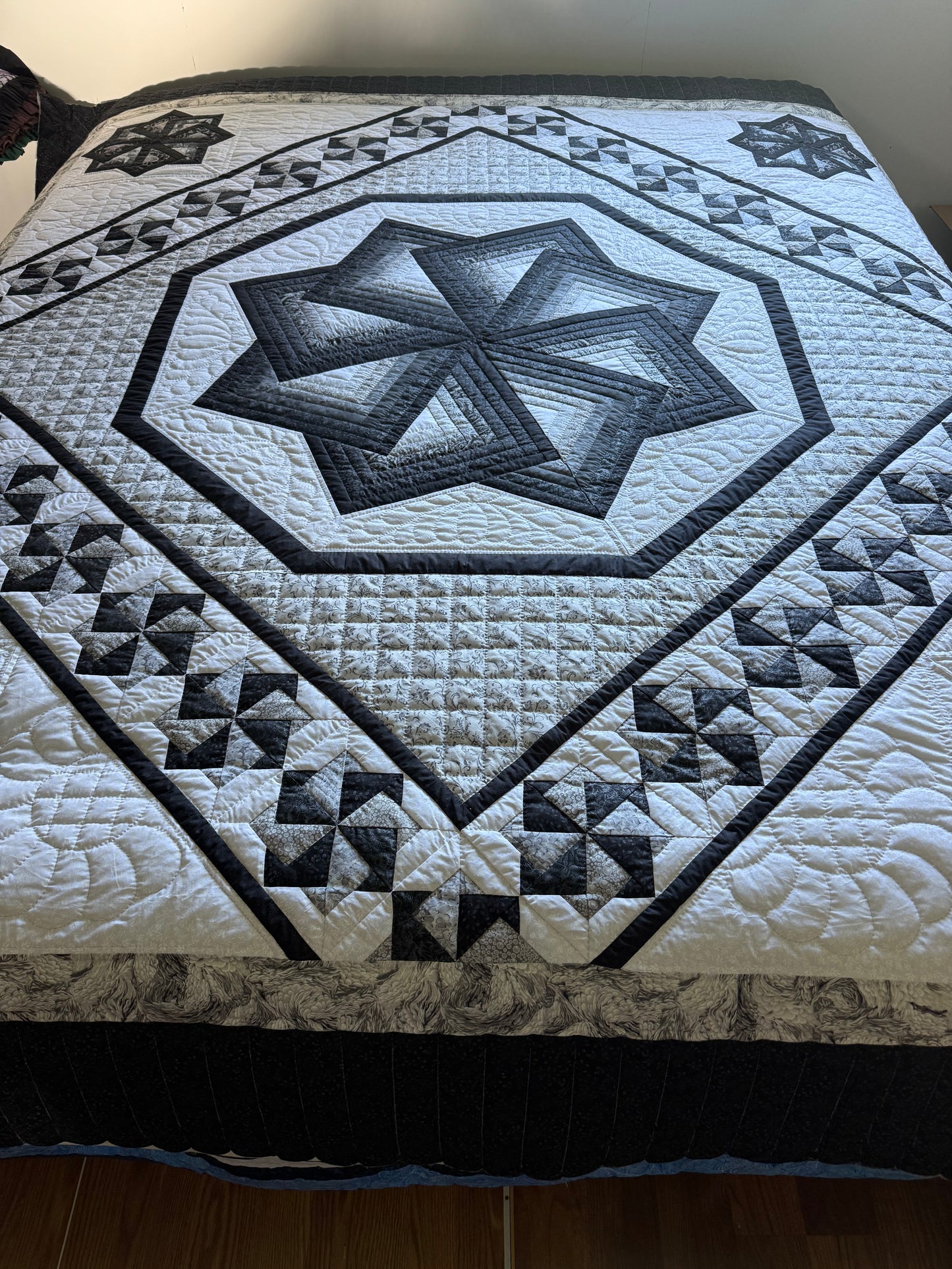Amish Quilt (Spinning Star)