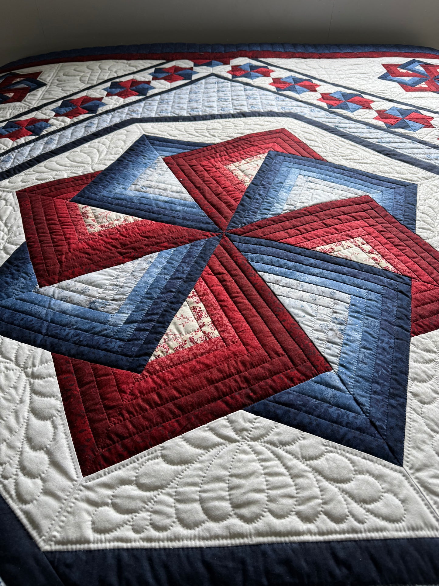 Amish Quilt (Spinning Star)
