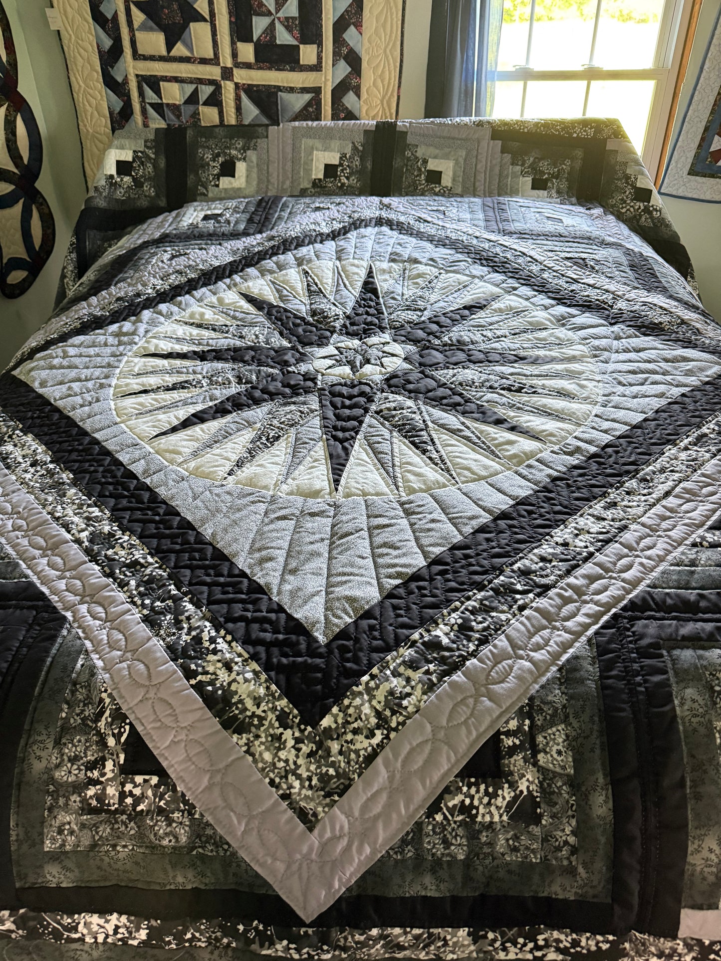 Amish Quilt (Mariner’s Compass, Log Cabin) - Simple Life Amish Store