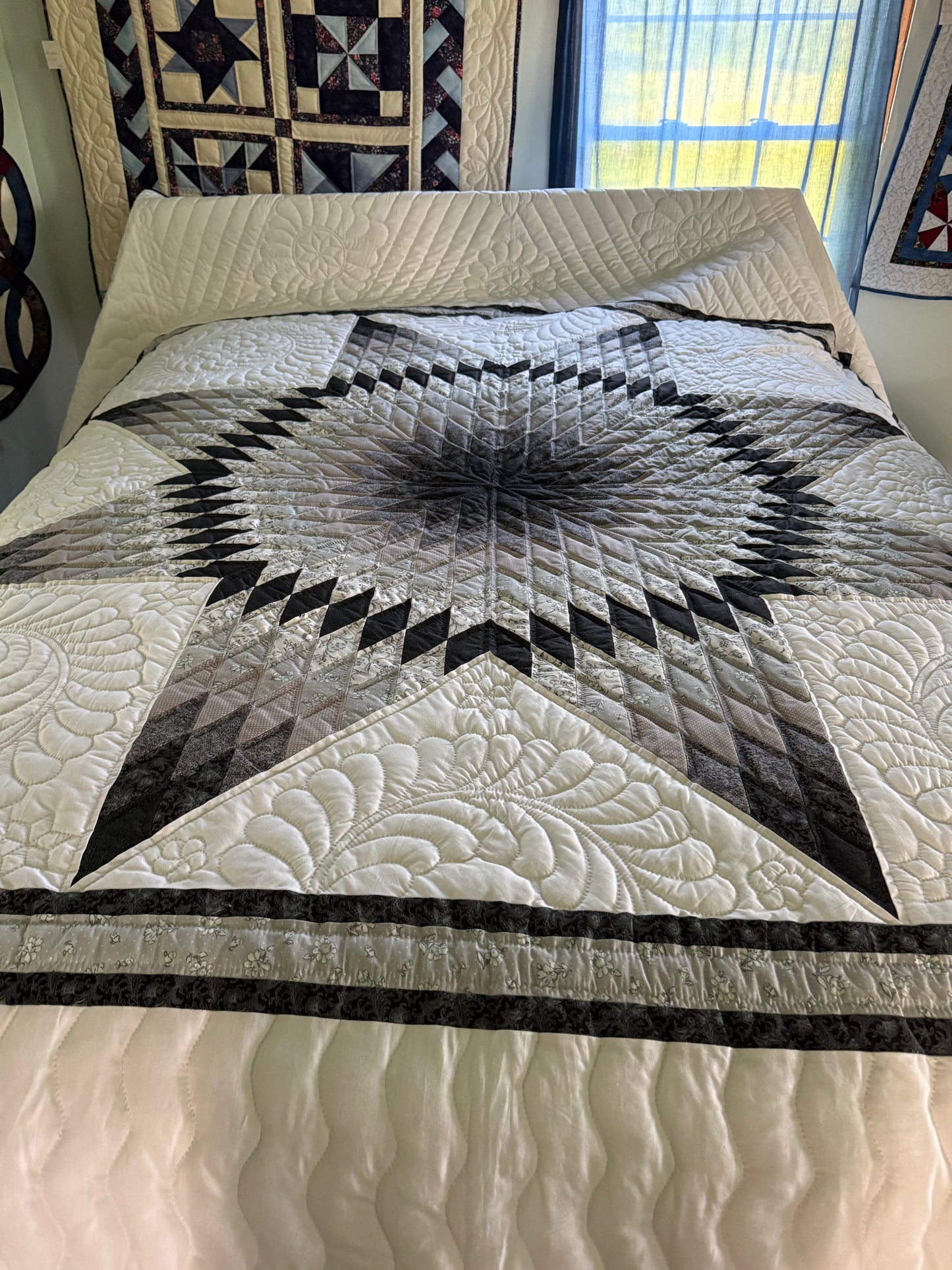 Amish Quilt (Mariner’s Star) - Simple Life Amish Store