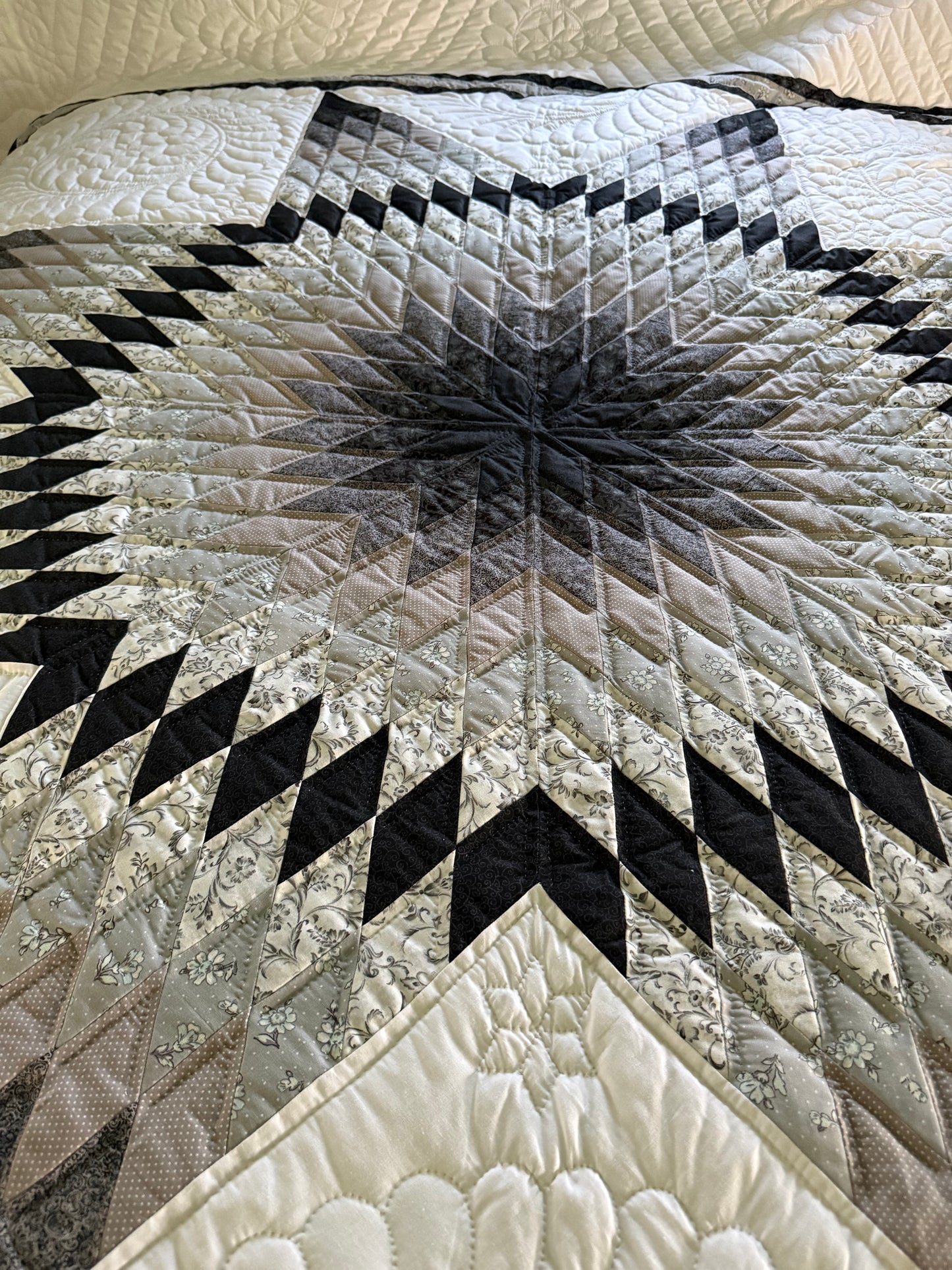 Amish Quilt (Mariner’s Star) - Simple Life Amish Store
