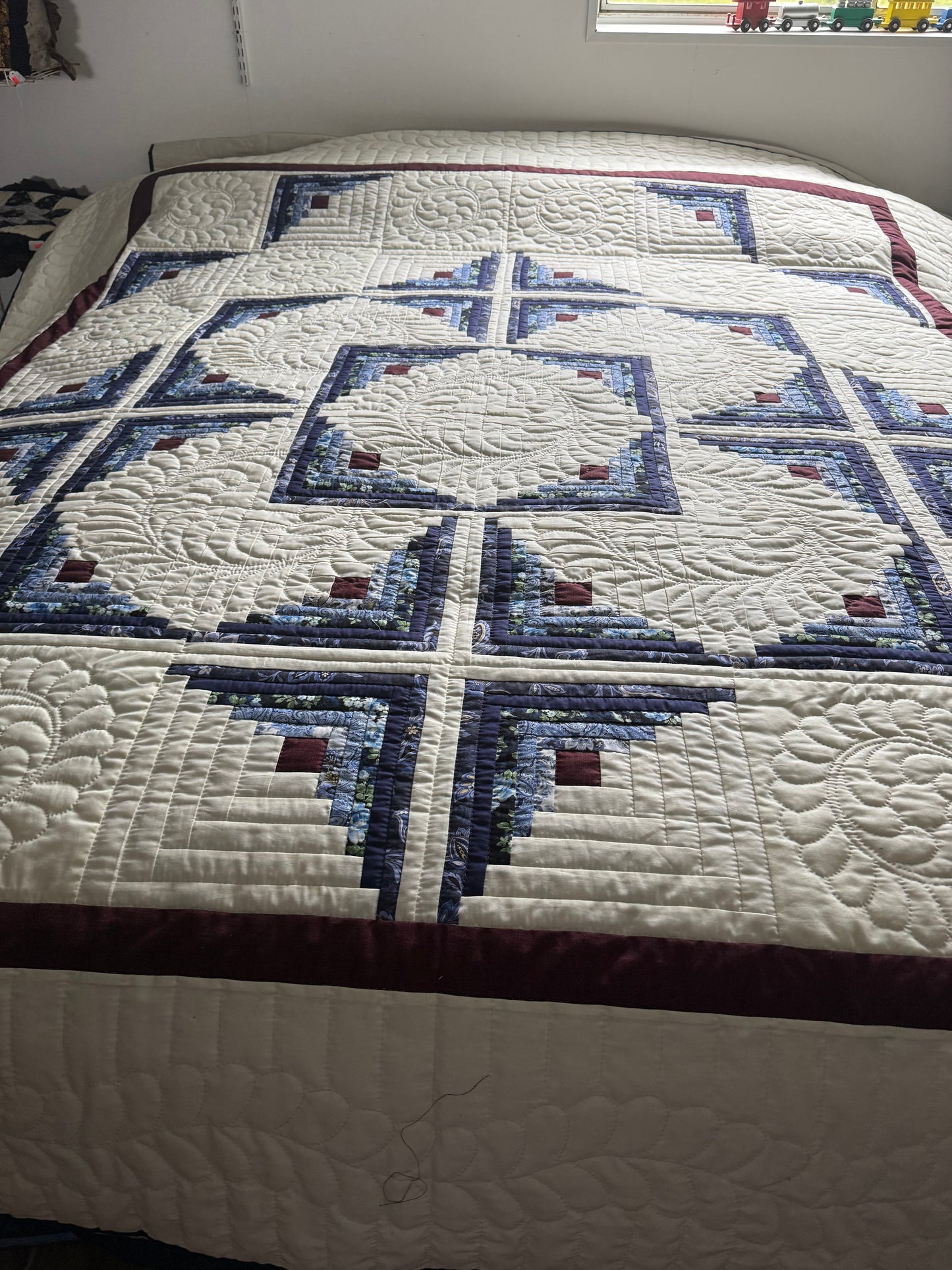 Amish Quilt ( Log Cabin in the round with blues and burgundy) - Simple Life Amish Store