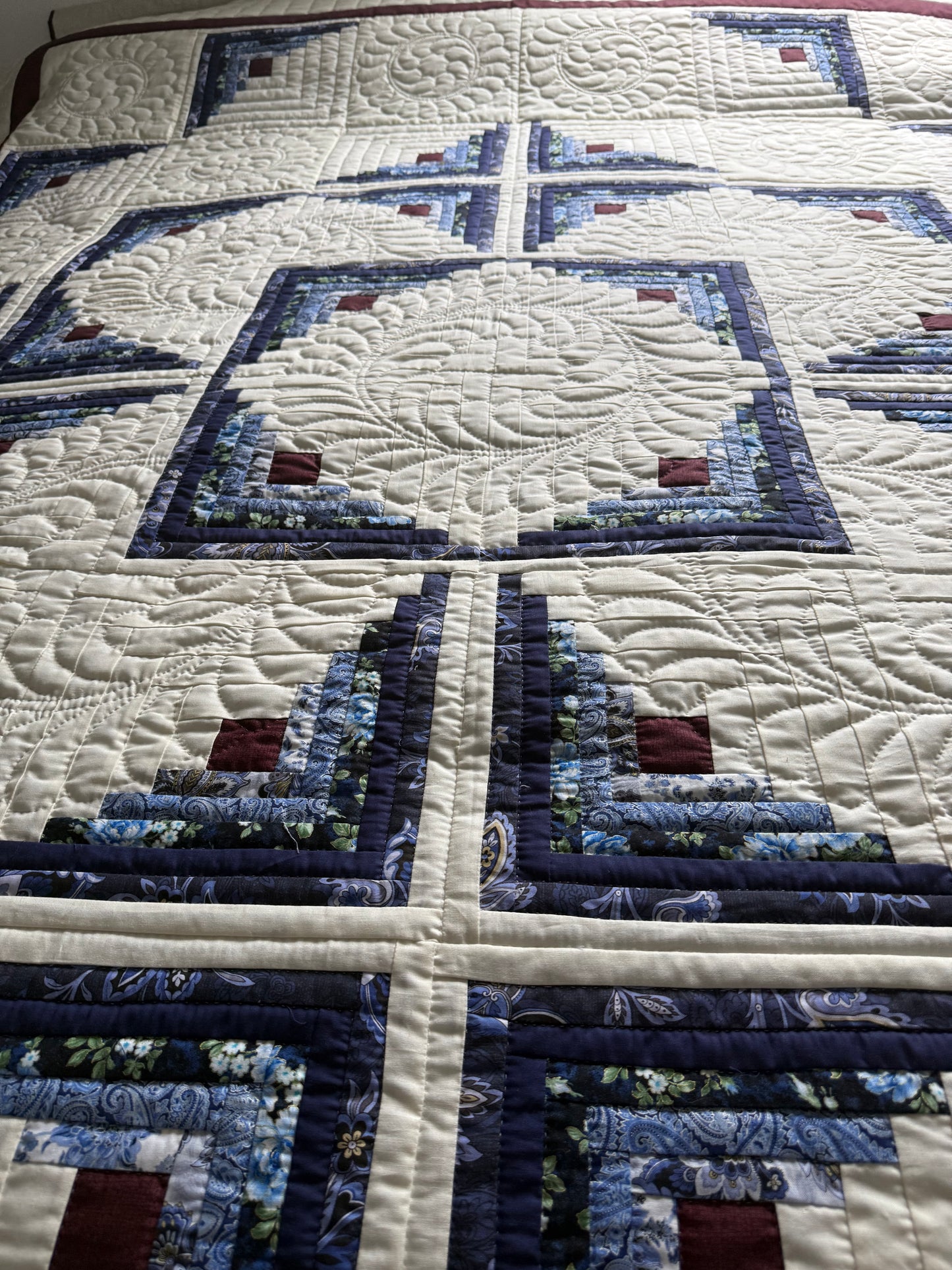 Amish Quilt ( Log Cabin in the round with blues and burgundy) - Simple Life Amish Store