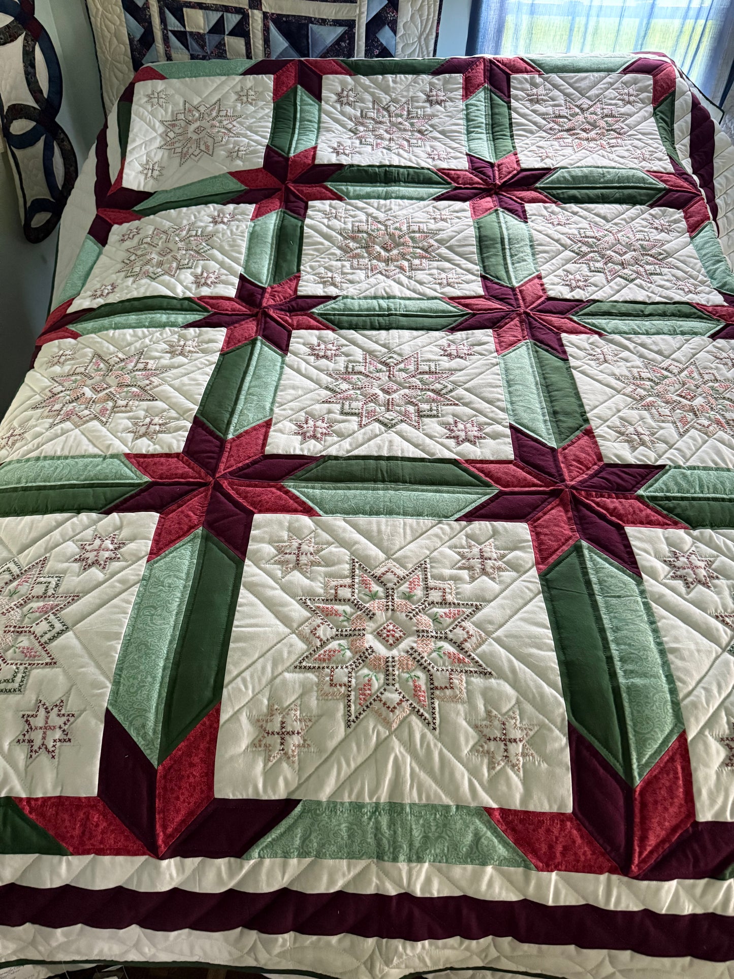 Amish Quilt (Star of Bethlehem or Star flower with embroidery)