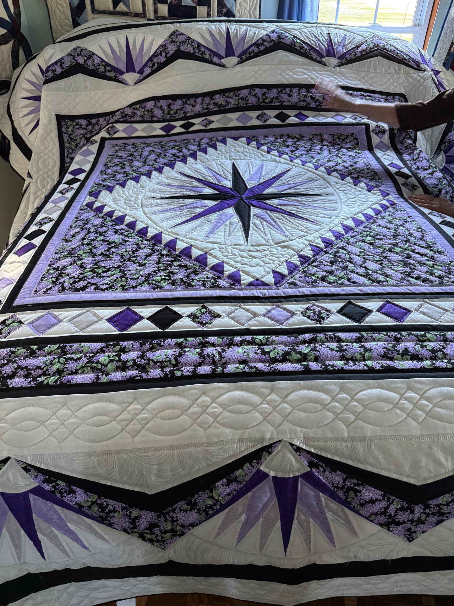 Amish Quilt (Mariner’s Compass) - Simple Life Amish Store