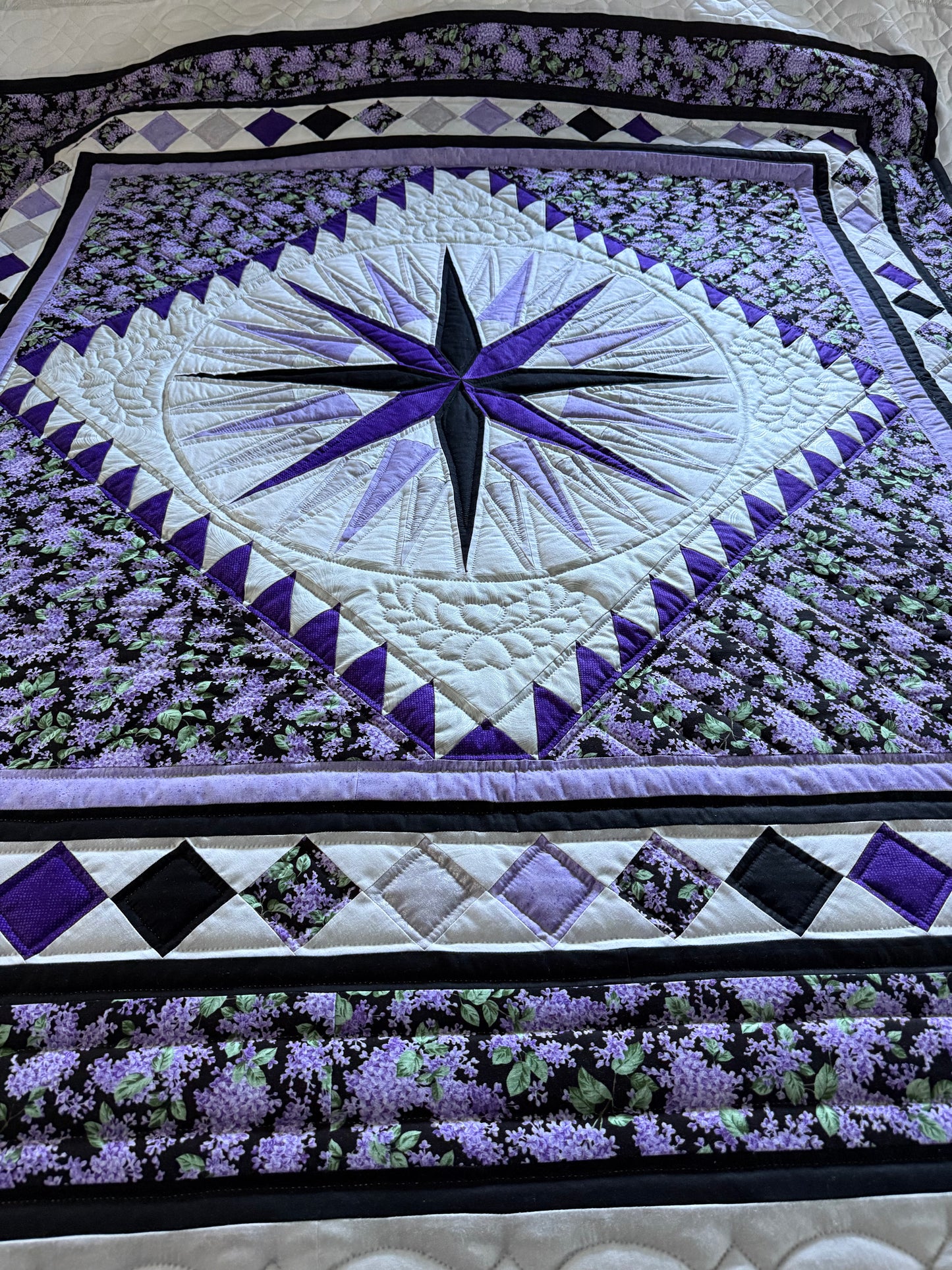 Amish Quilt (Mariner’s Compass) - Simple Life Amish Store