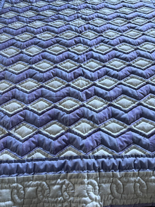Amish lap quilt (Light purple tumbling blocks) - Simple Life Amish Store