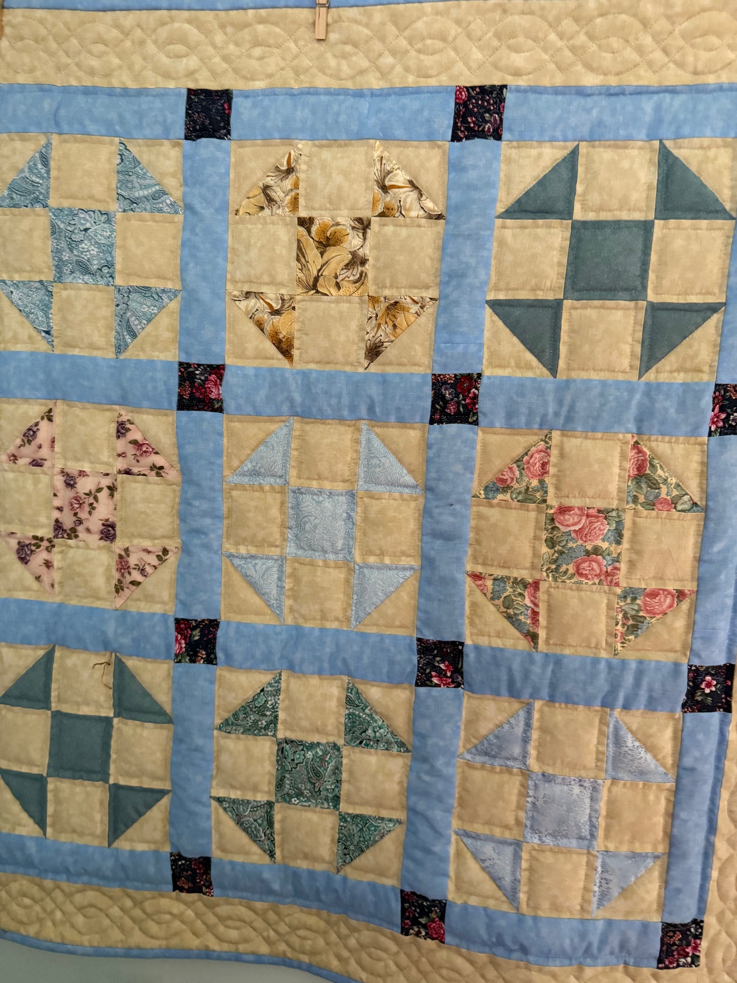 Amish quilt wall hanging/lap quilt