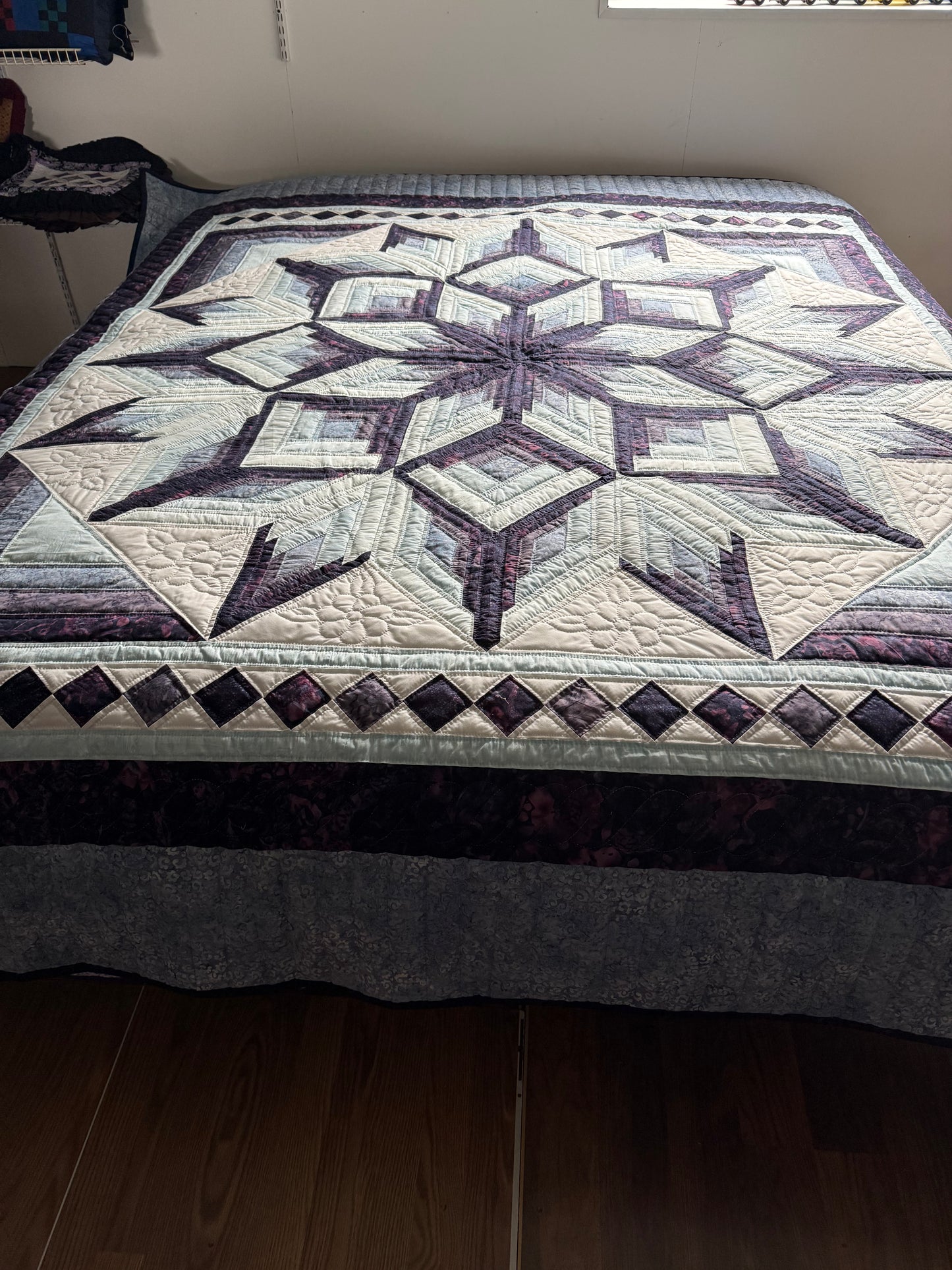 Amish Quilt (Mariner’s Star) King or Queen