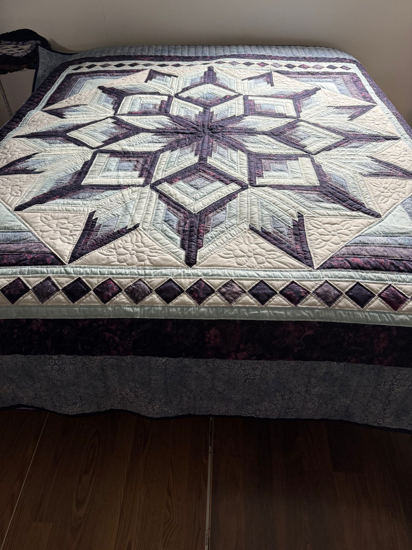Amish Quilt (Mariner’s Star) King or Queen