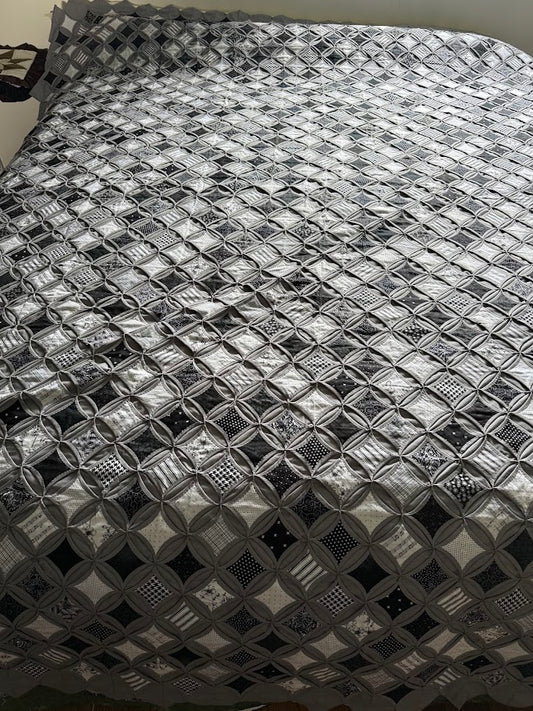 Amish Quilt (Cathedral Windows BLACK, WHITE AND GREY) - Simple Life Amish Store