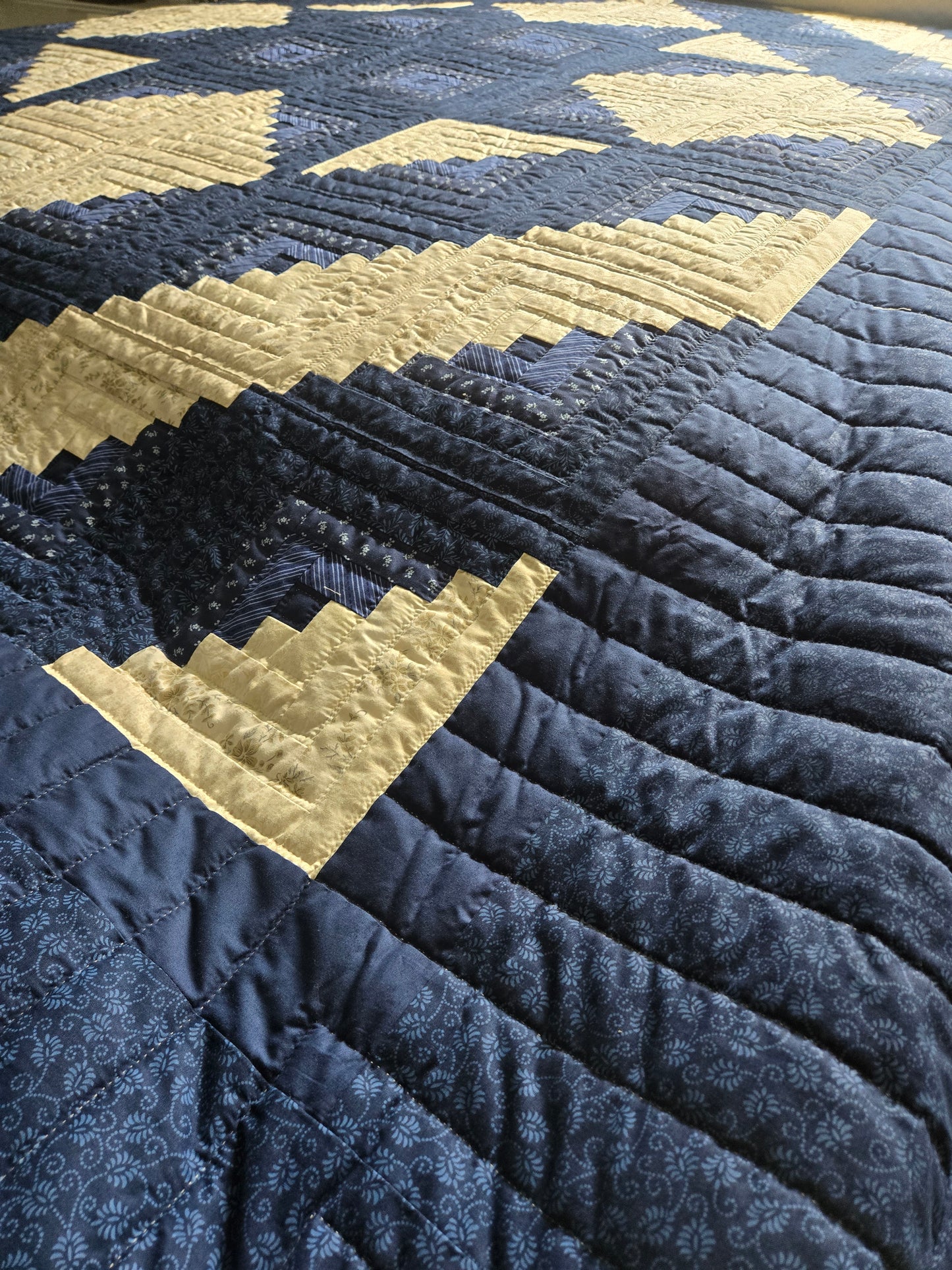 Quilt-Amish Handmade-Log Cabin Star