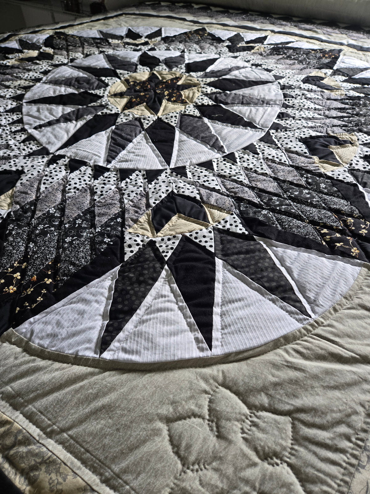 Quilt-Amish Handmade