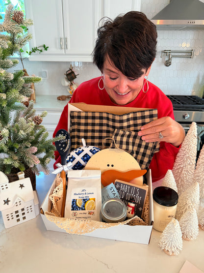 Amish  Country Christmas Surprise Box (Large)