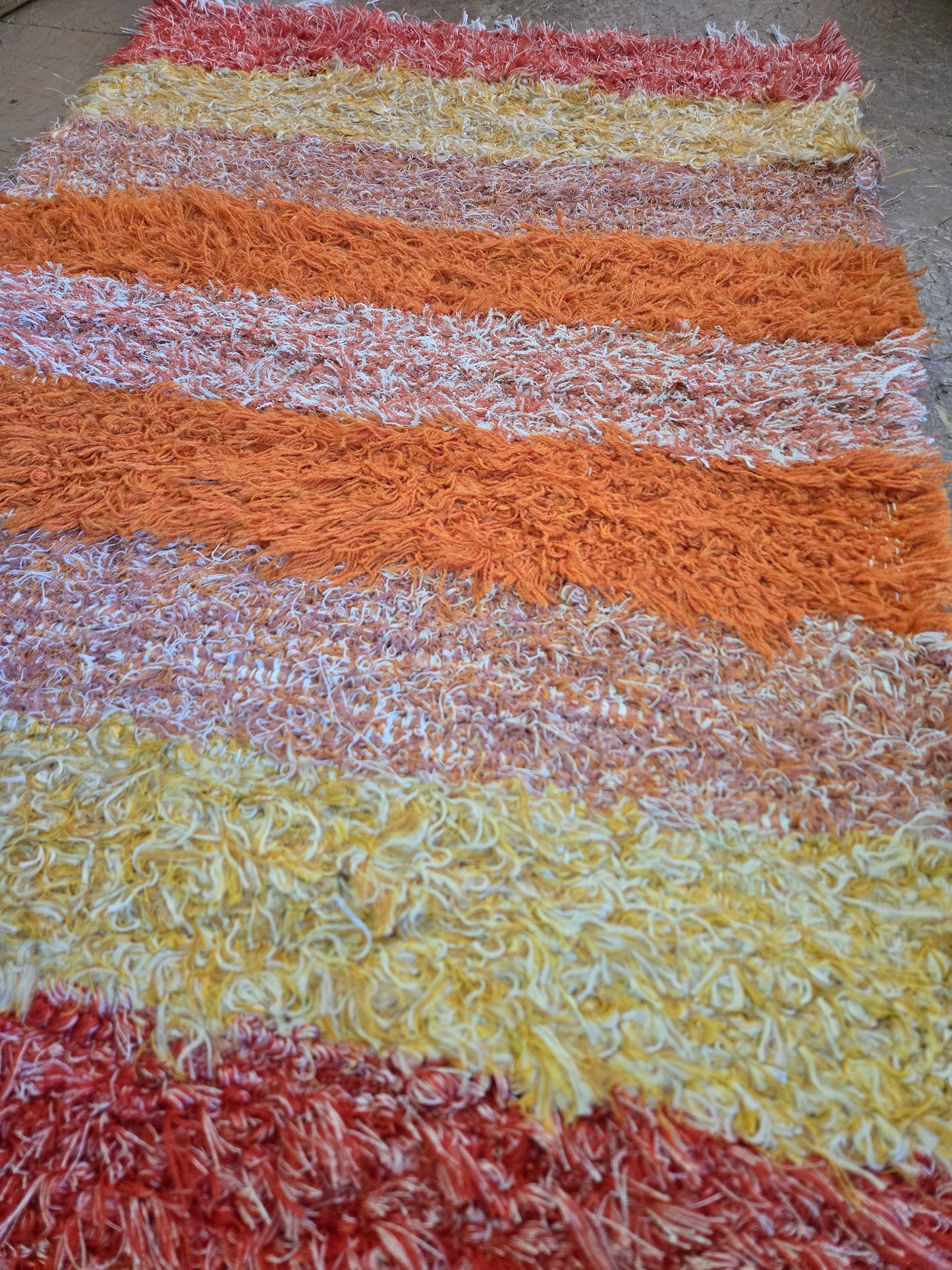 Amish Made Hand-Loomed Rug (44"x26")