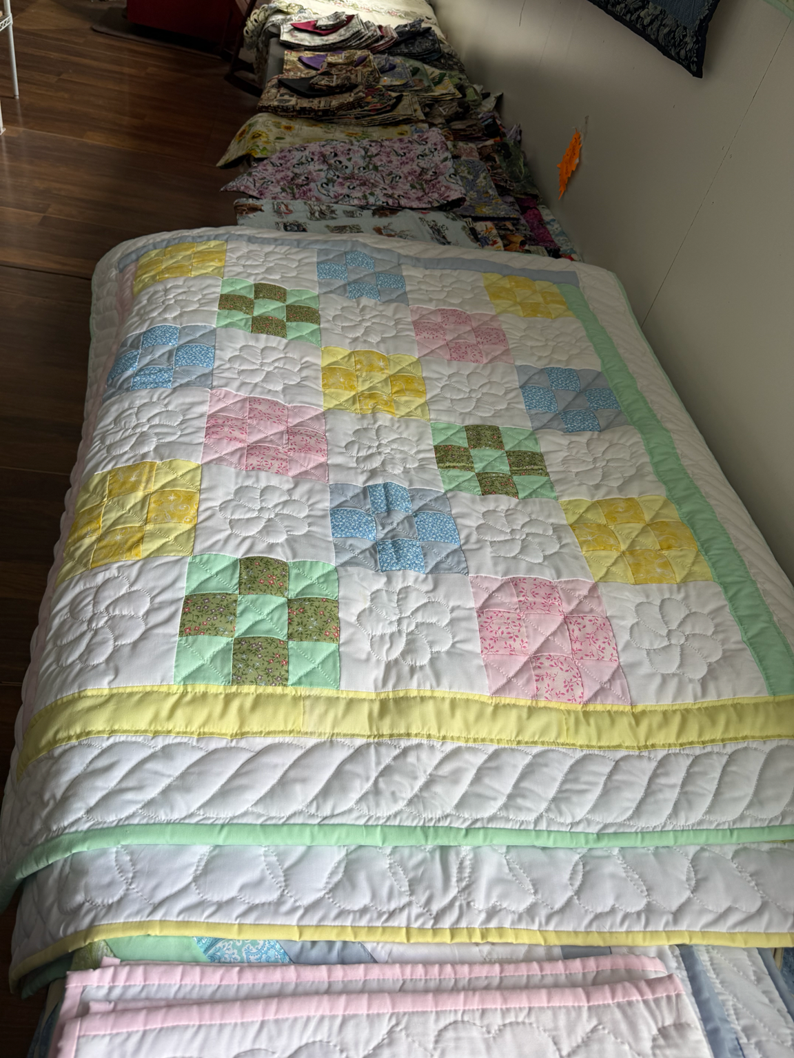 Amish hand quilted  lap quilt or baby quilt - Simple Life Amish Store