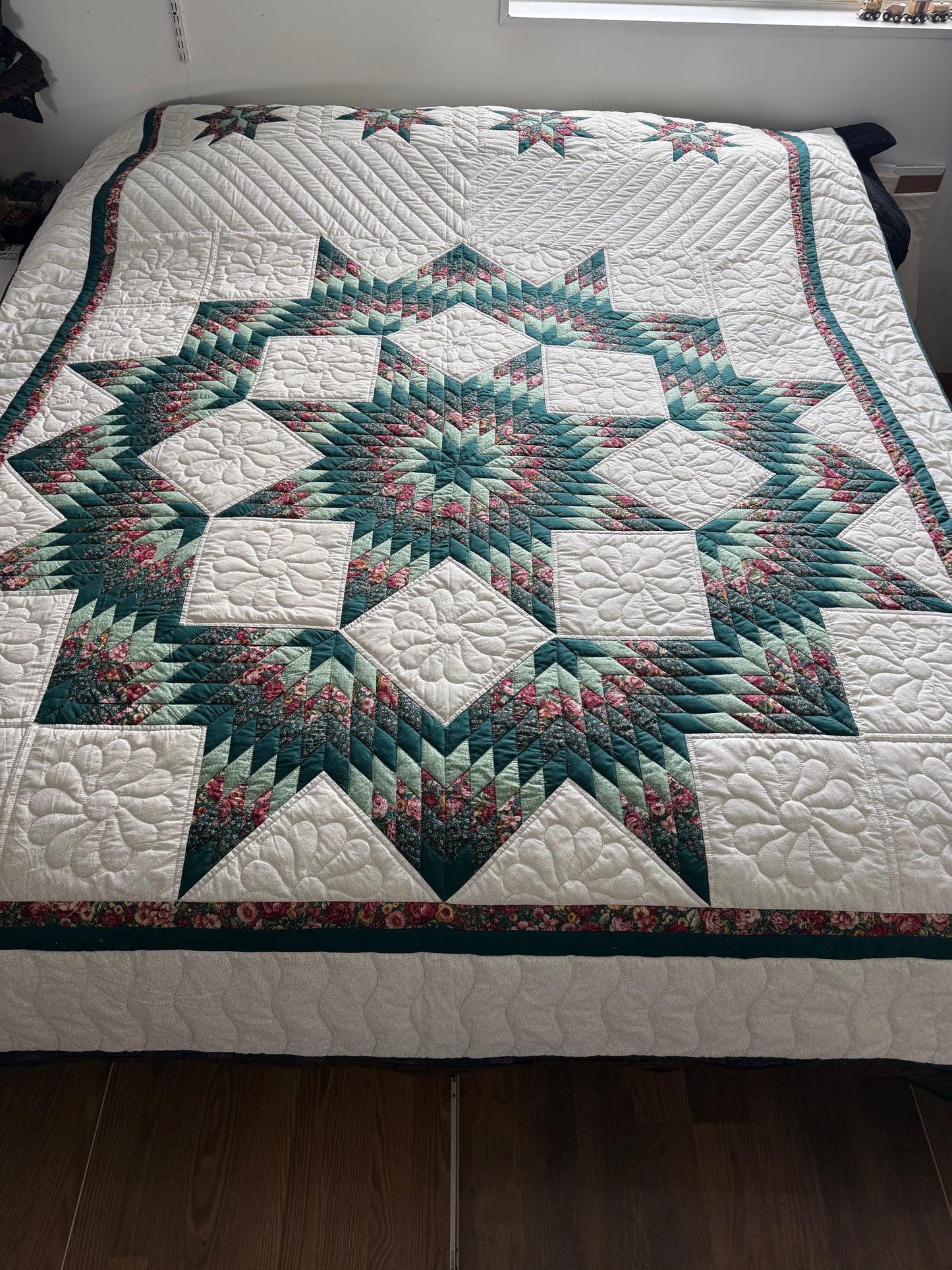 Amish Quilt (Mariner’s Star) King - Simple Life Amish Store