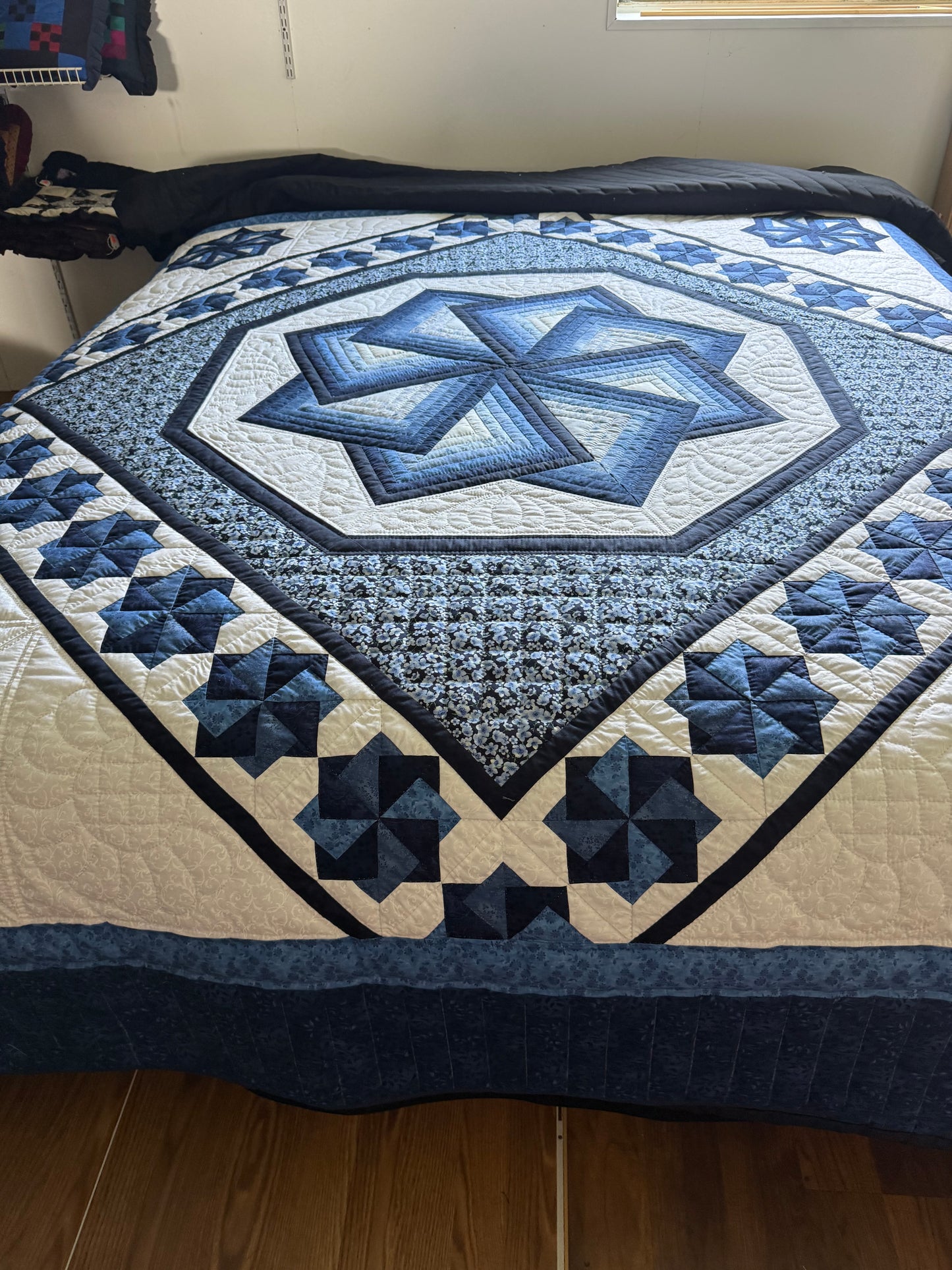 Amish Quilt (Spinning Star) Blues