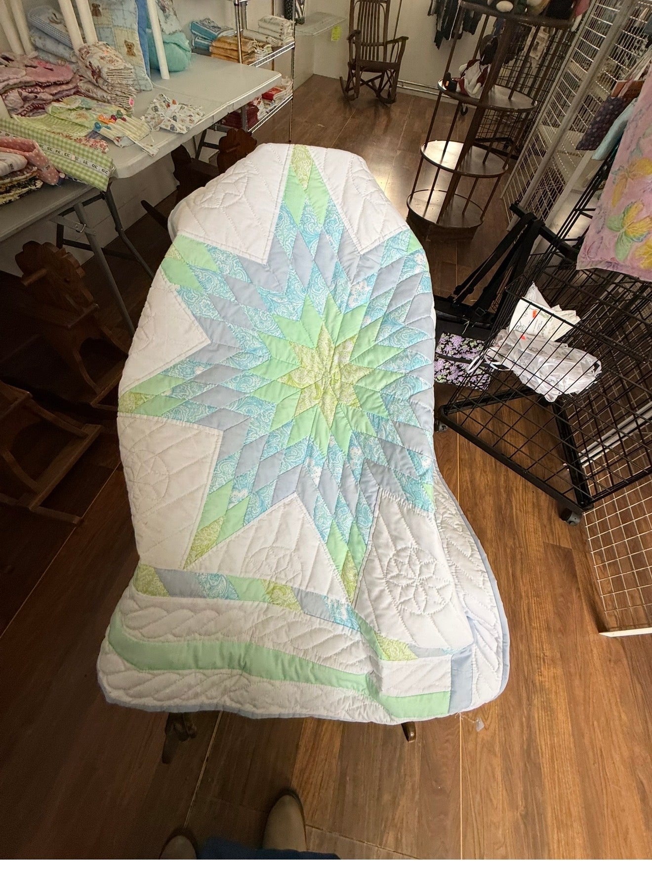 Amish hand quilted  lap quilt or baby quilt - Simple Life Amish Store