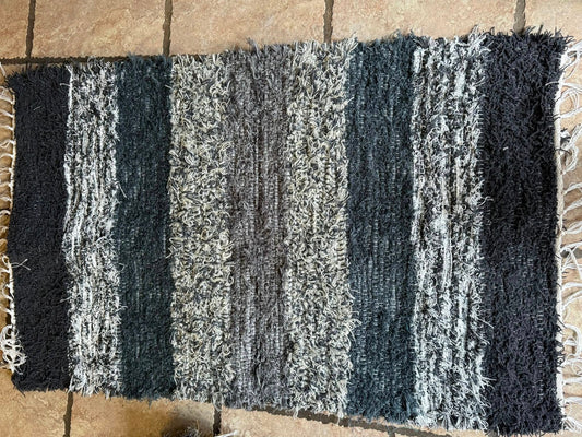 Amish Made Woven Rugs (Shades of Gray)