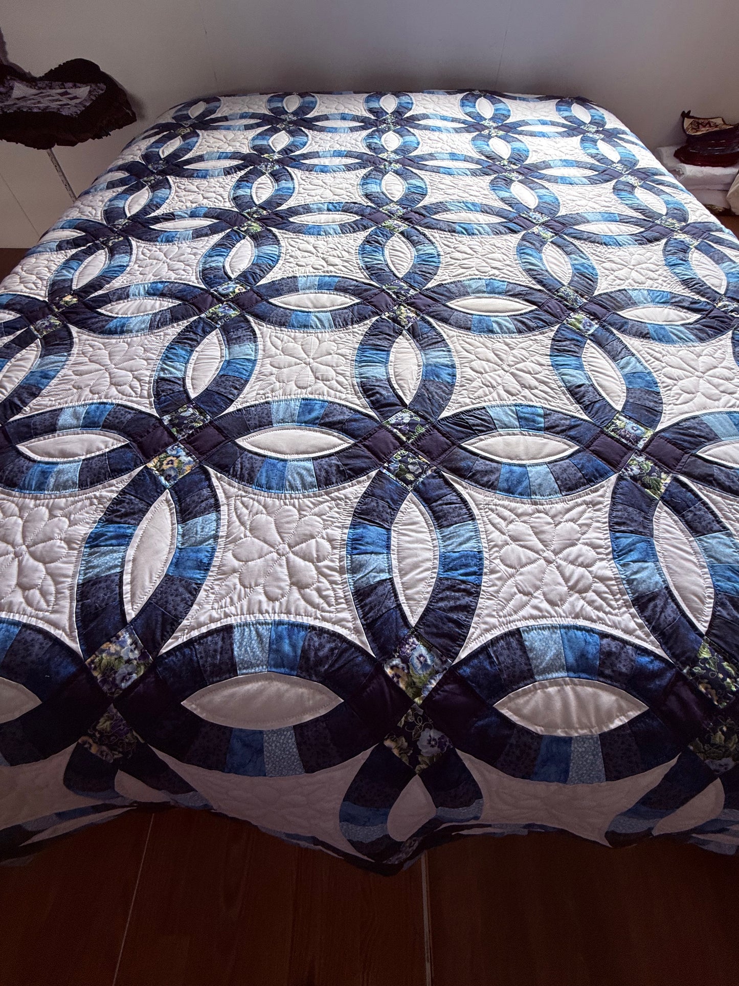 Amish Quilt (Double Wedding Ring) Blues