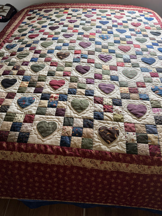 Amish Quilt (Nine-patch hearts)