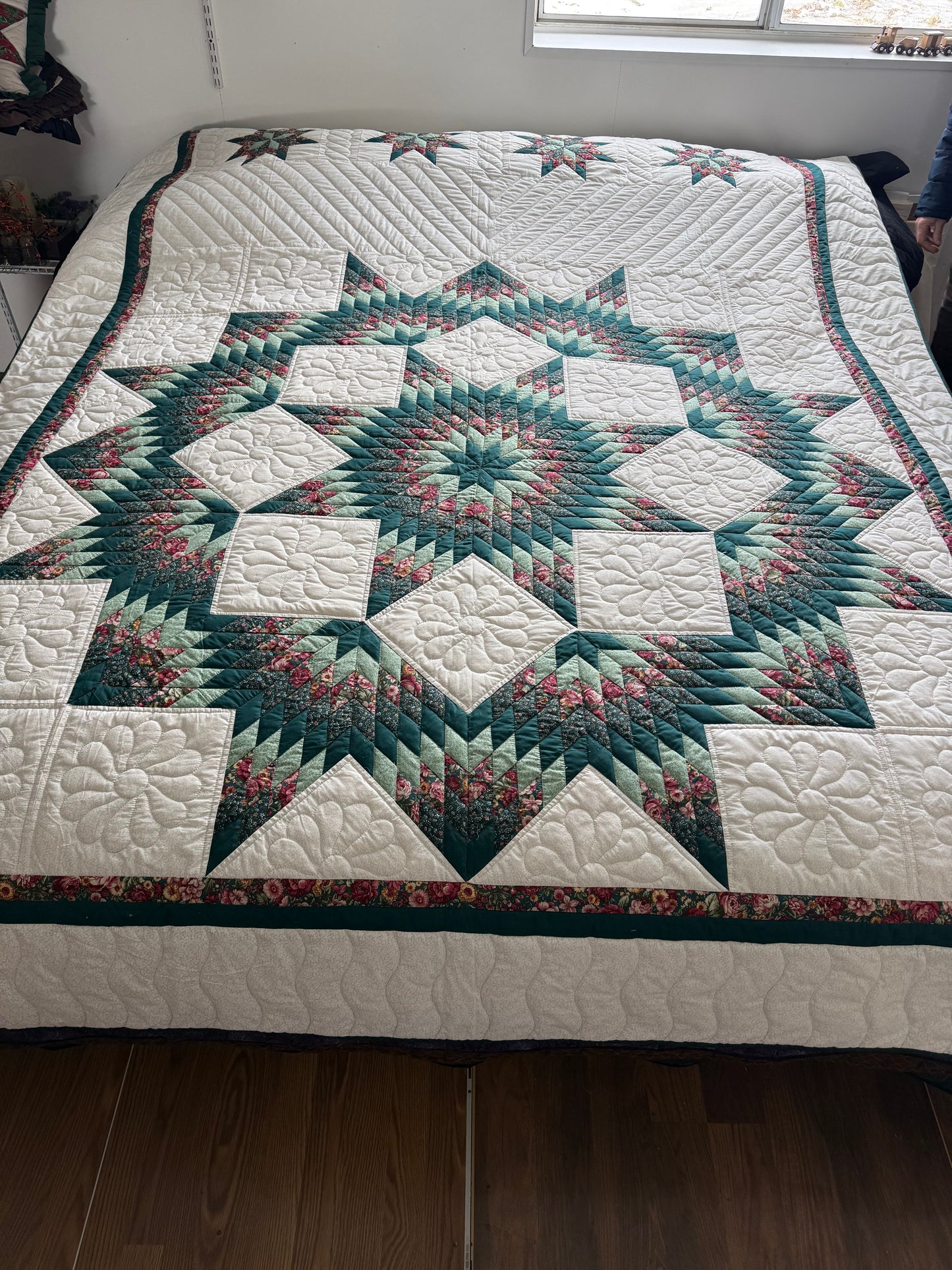 Amish Quilt (Mariner’s Star) King - Simple Life Amish Store