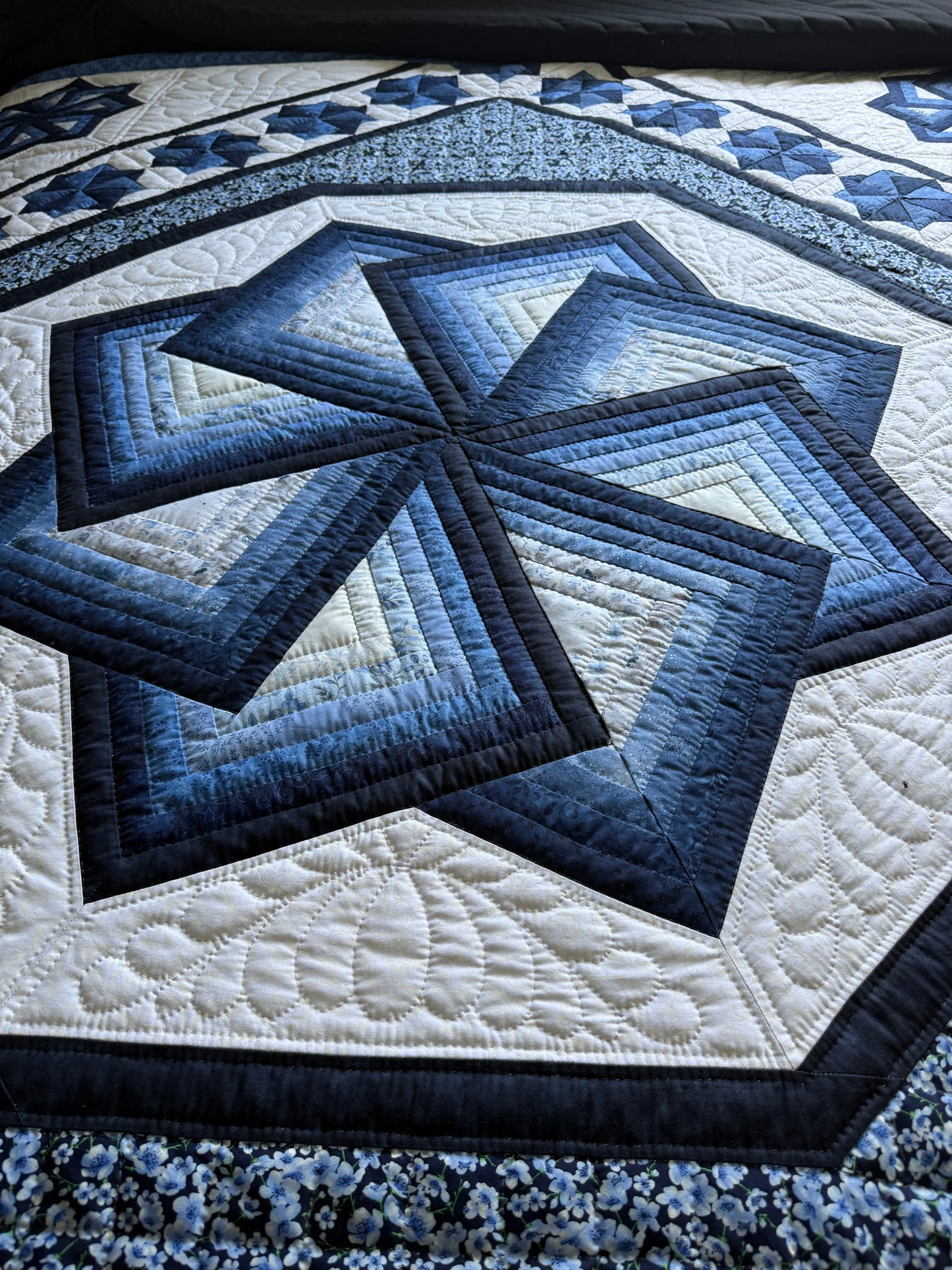 Amish Quilt (Spinning Star) Blues
