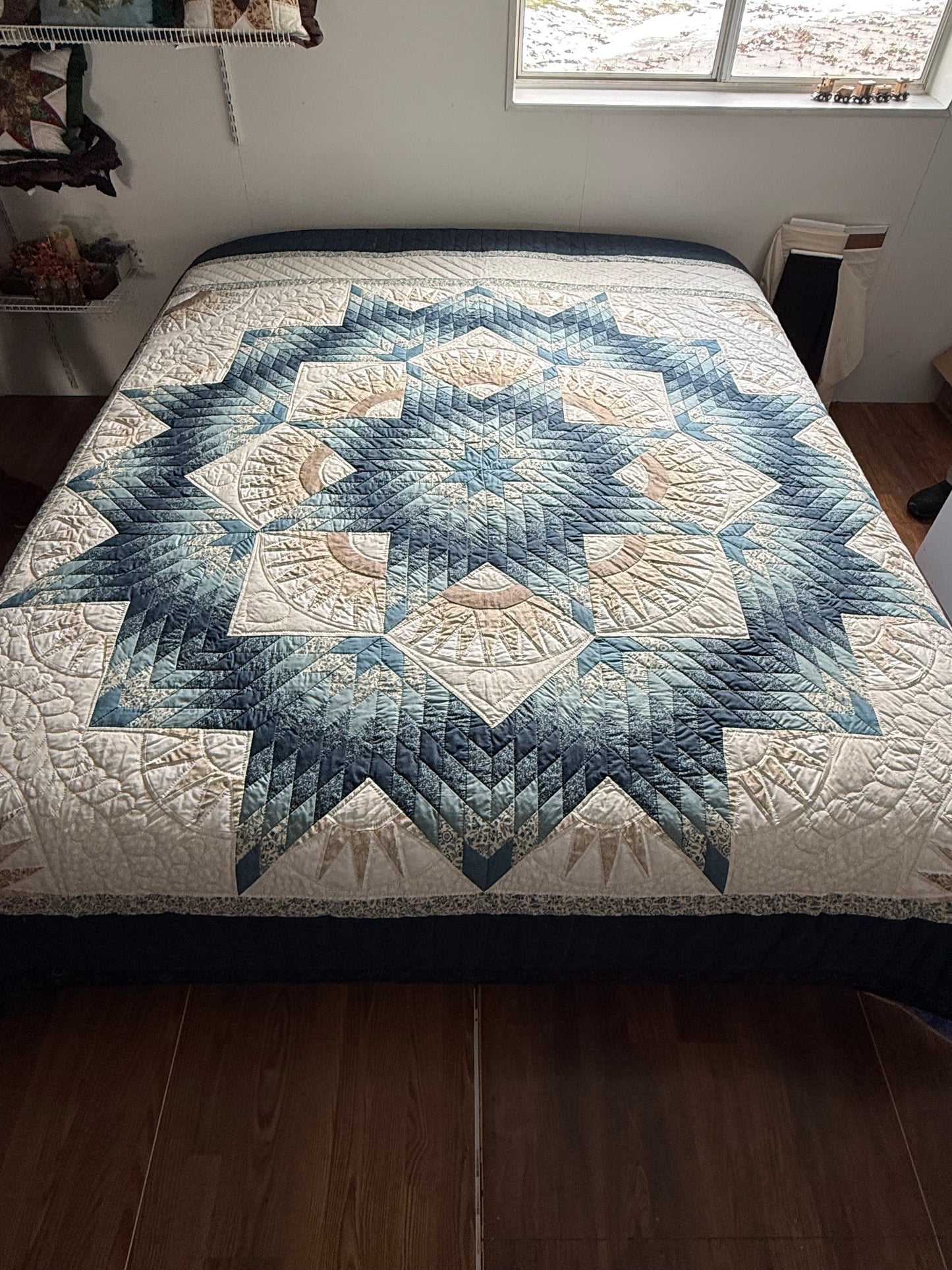 Amish Quilt (Mariner’s Star) - Simple Life Amish Store