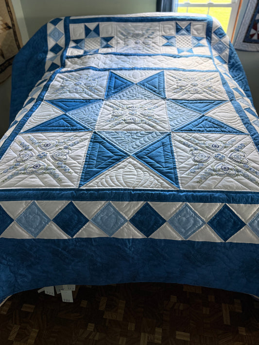 Amish  Quilt (Cross stitched hearts) - Simple Life Amish Store
