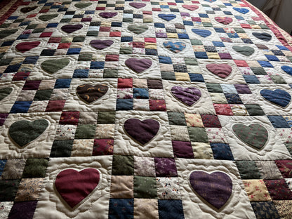 Amish Quilt (Nine-patch hearts)