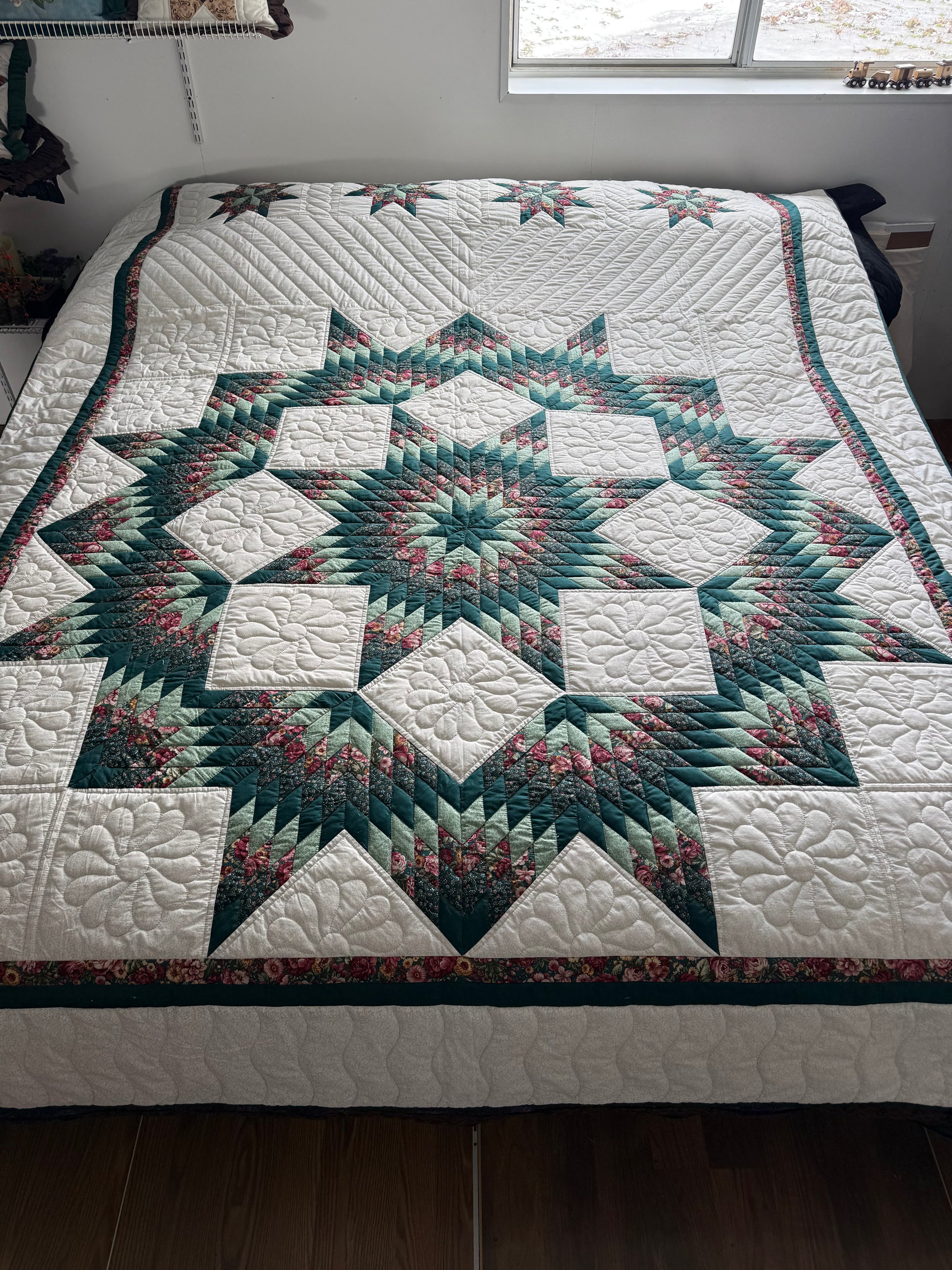 Amish Quilt (Mariner’s Star) King - Simple Life Amish Store