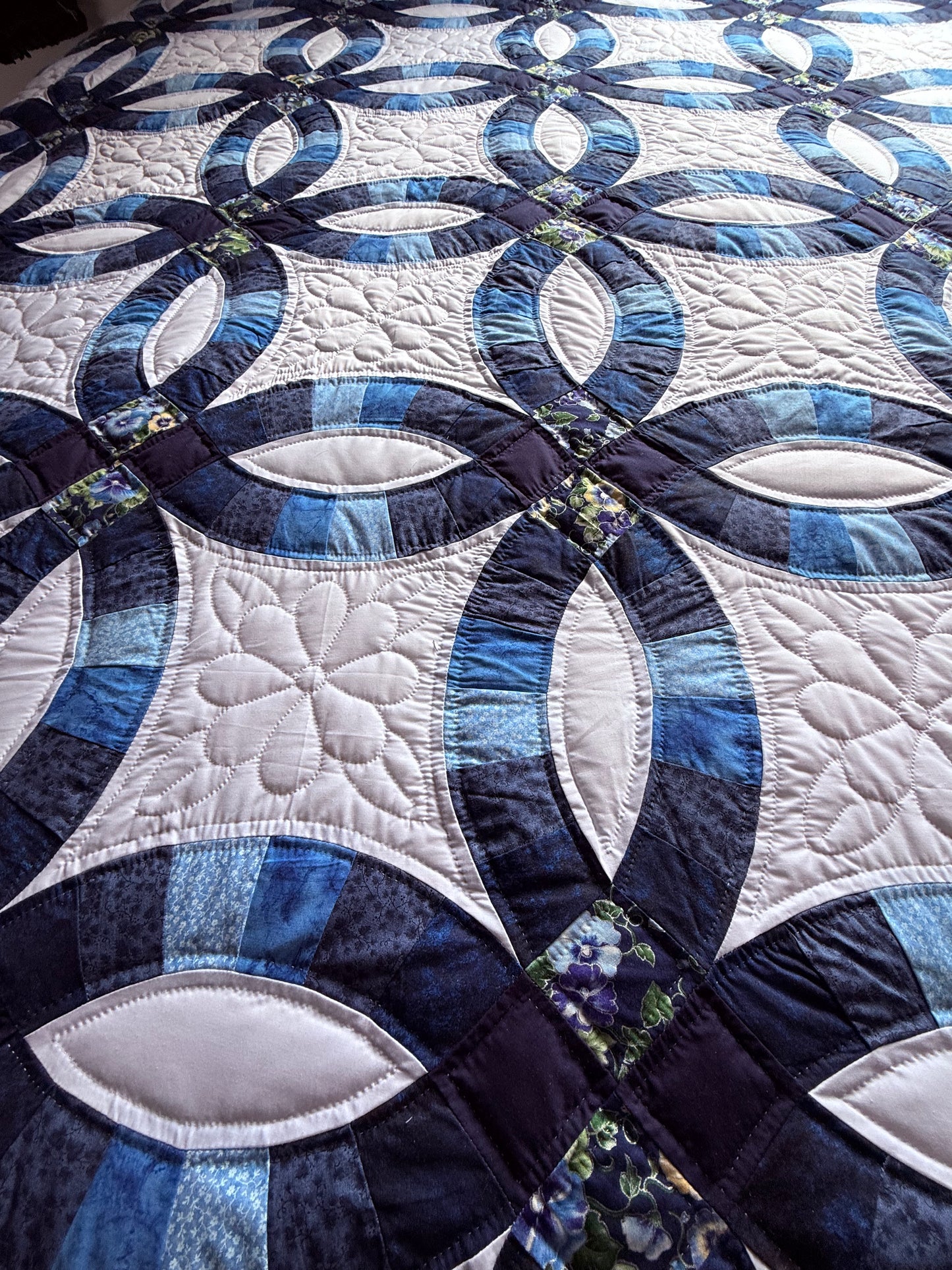 Amish Quilt (Double Wedding Ring) Blues